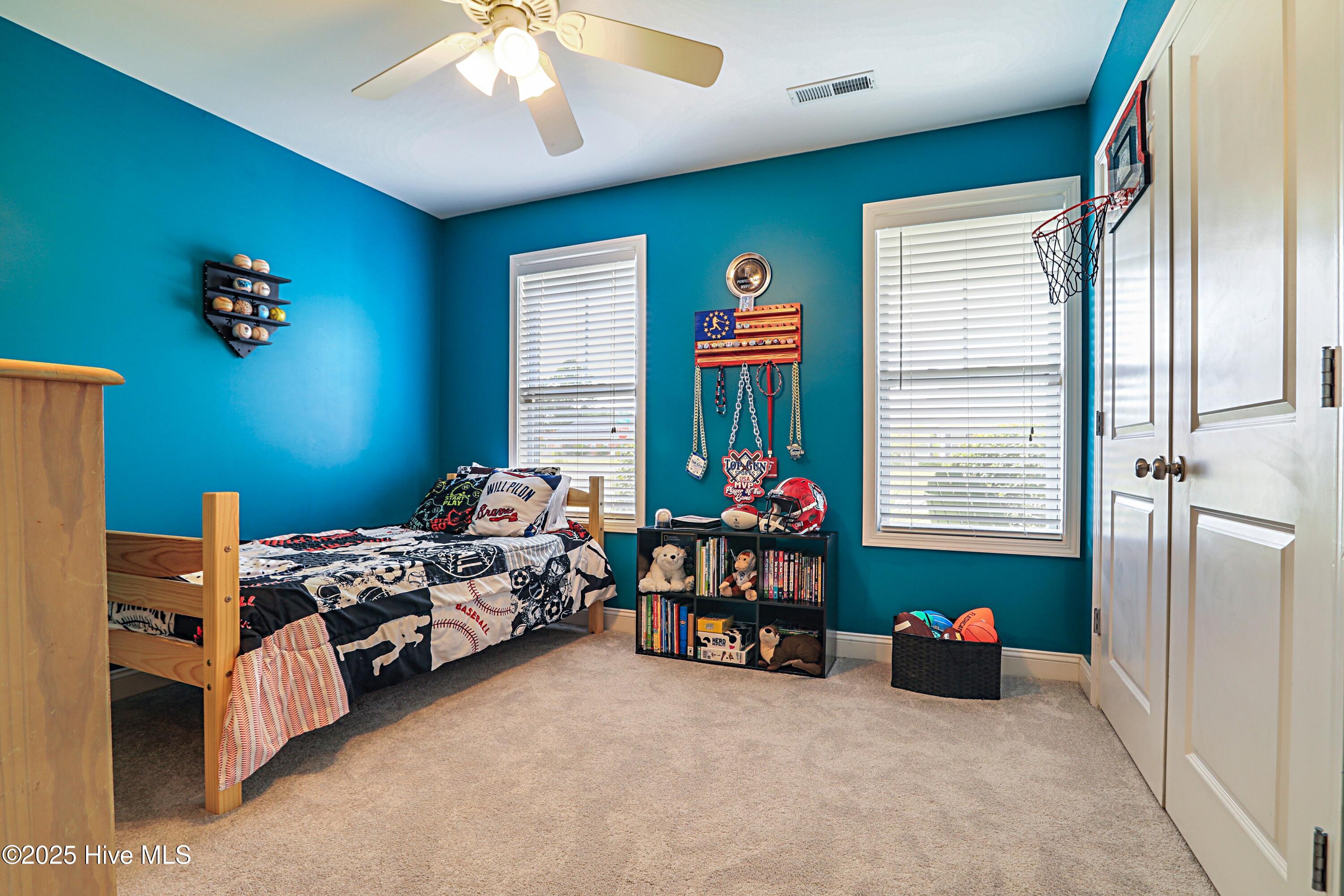 100541806 | Photo 38