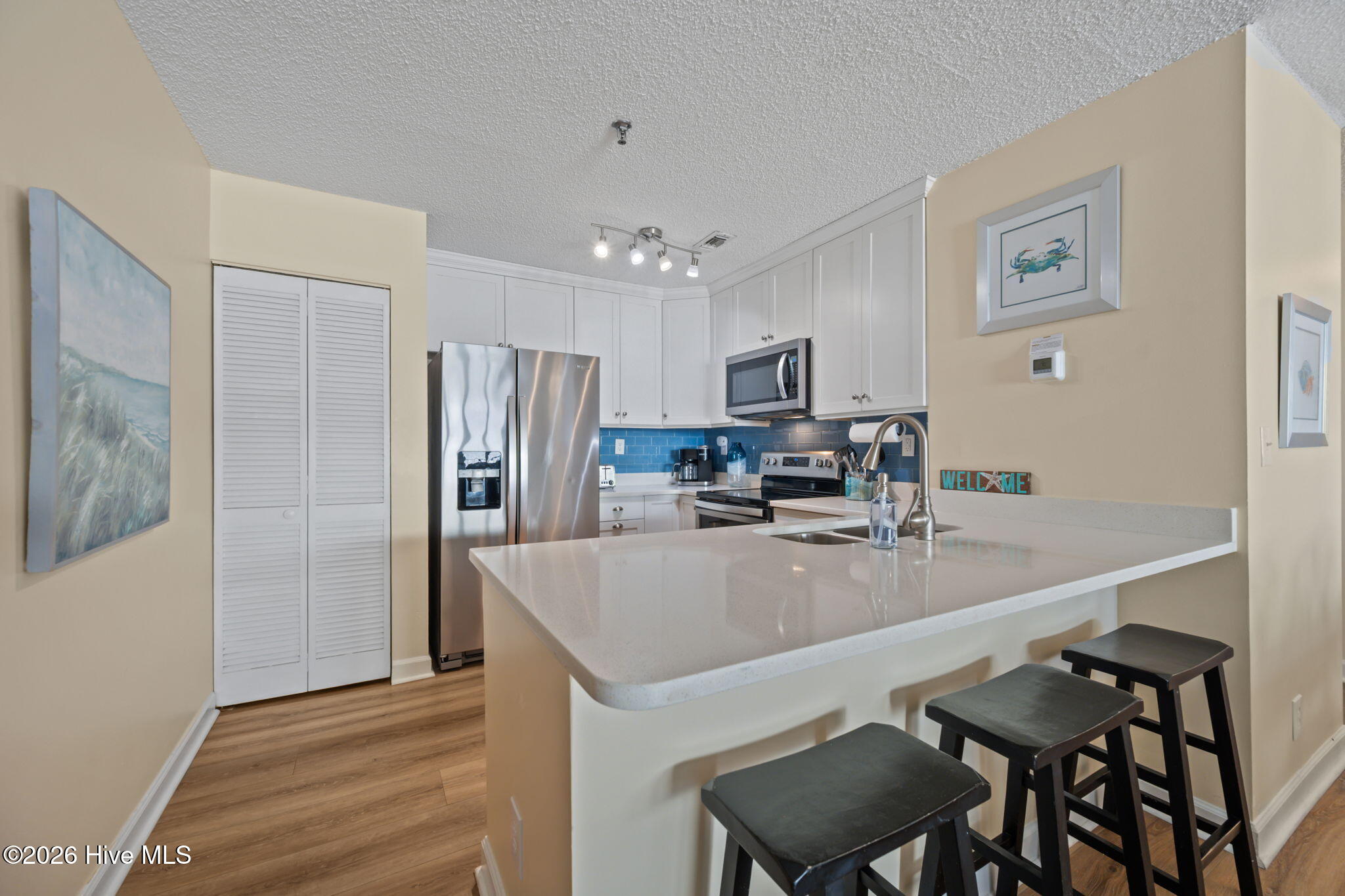 100562766 | Photo 13