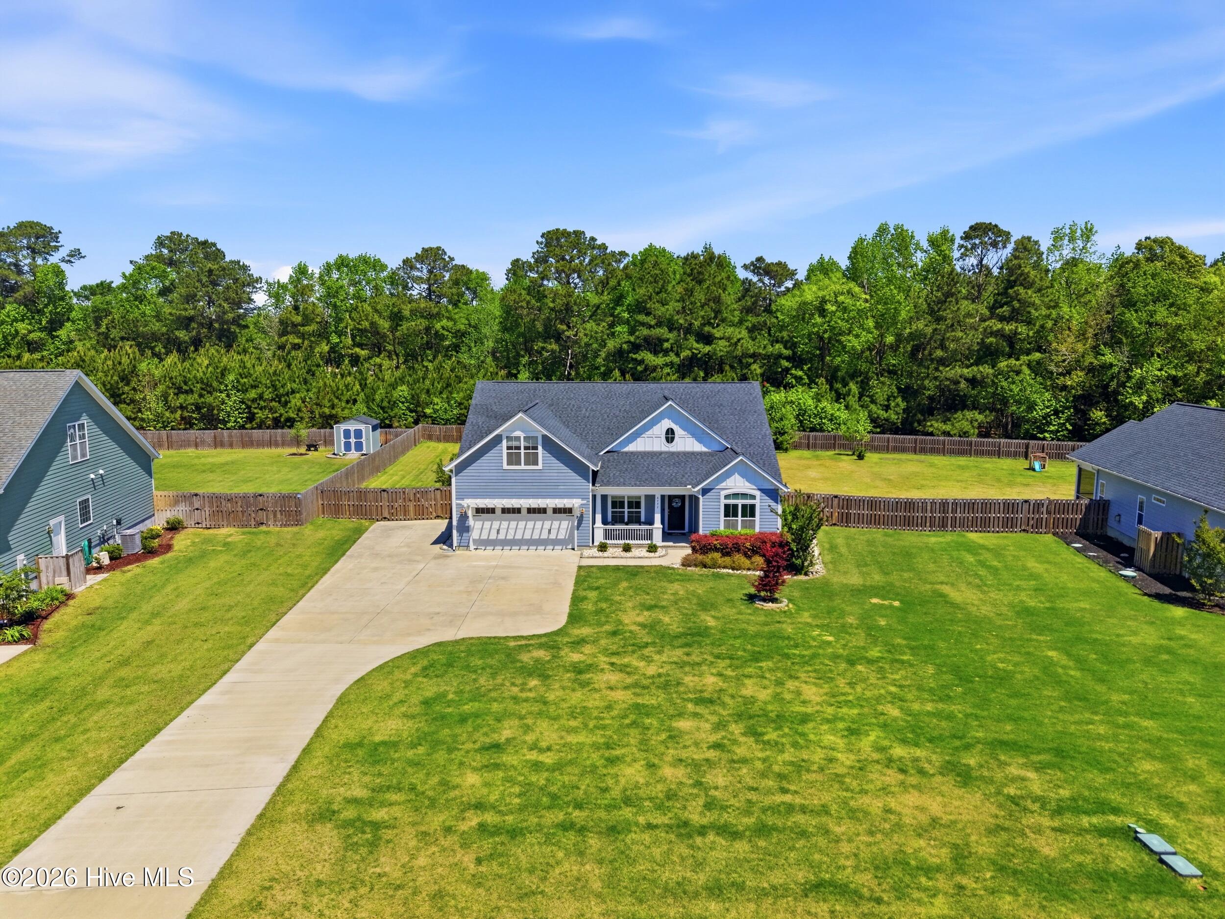 100569213 | Photo 47