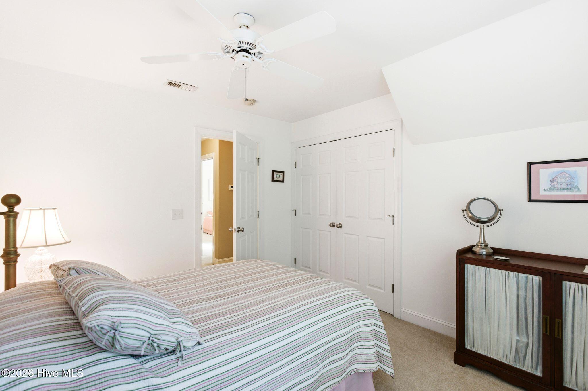 100564231 | Photo 48