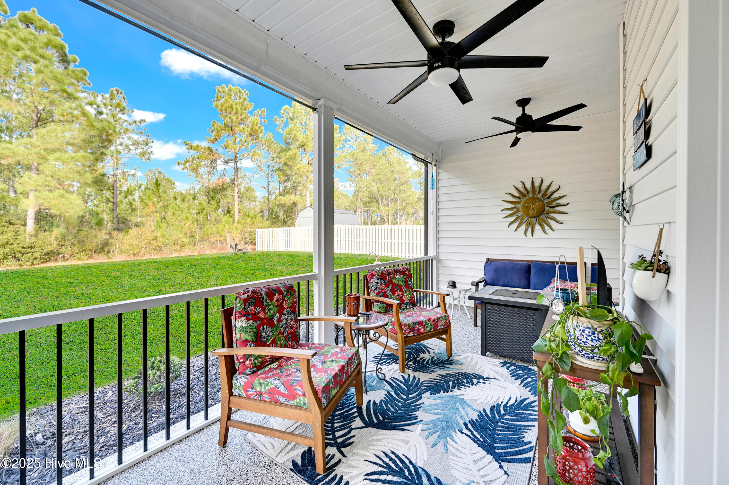 100542865 | Photo 26