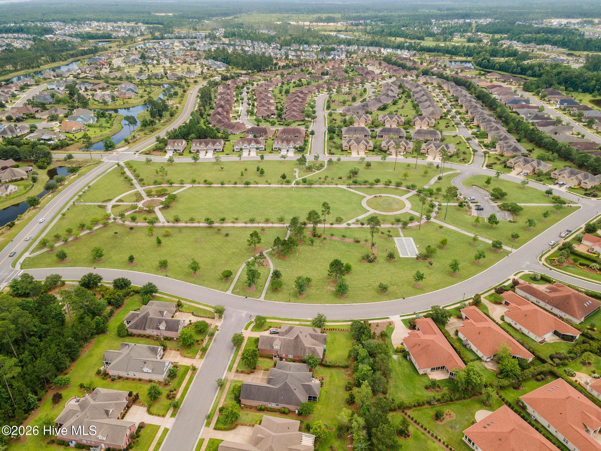 100564757 | Photo 77