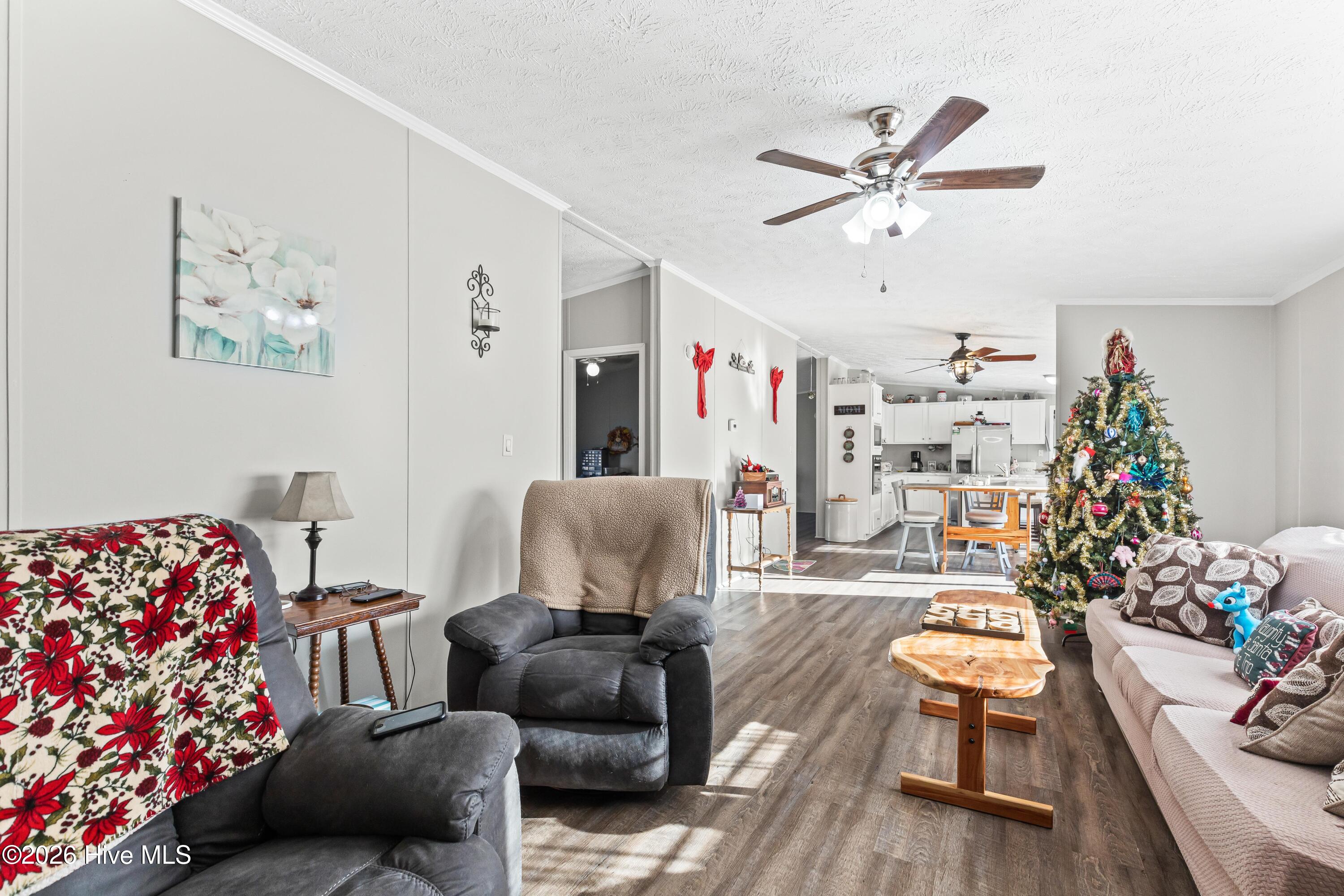 100547294 | Photo 14