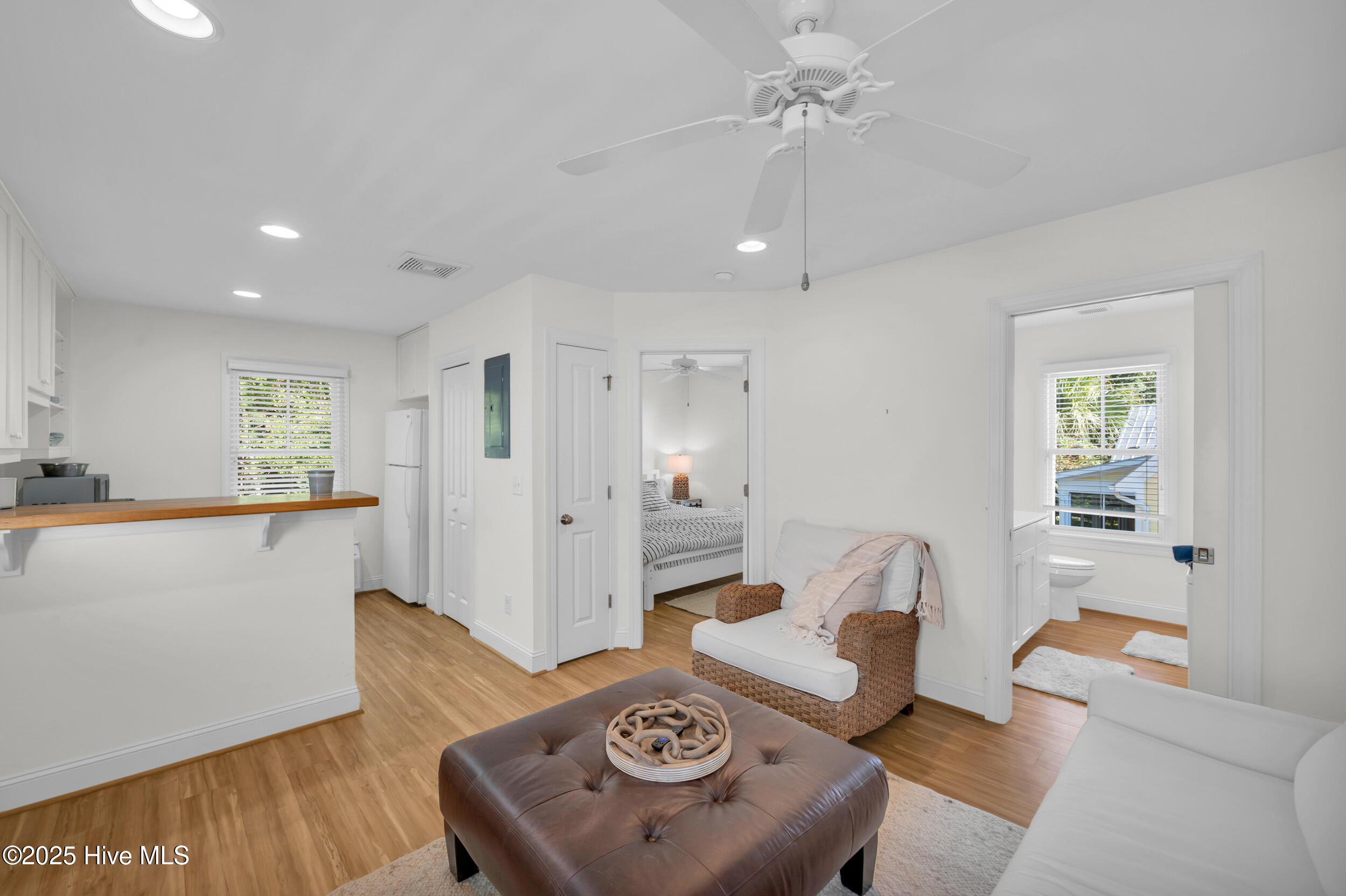 100532568 | Photo 38