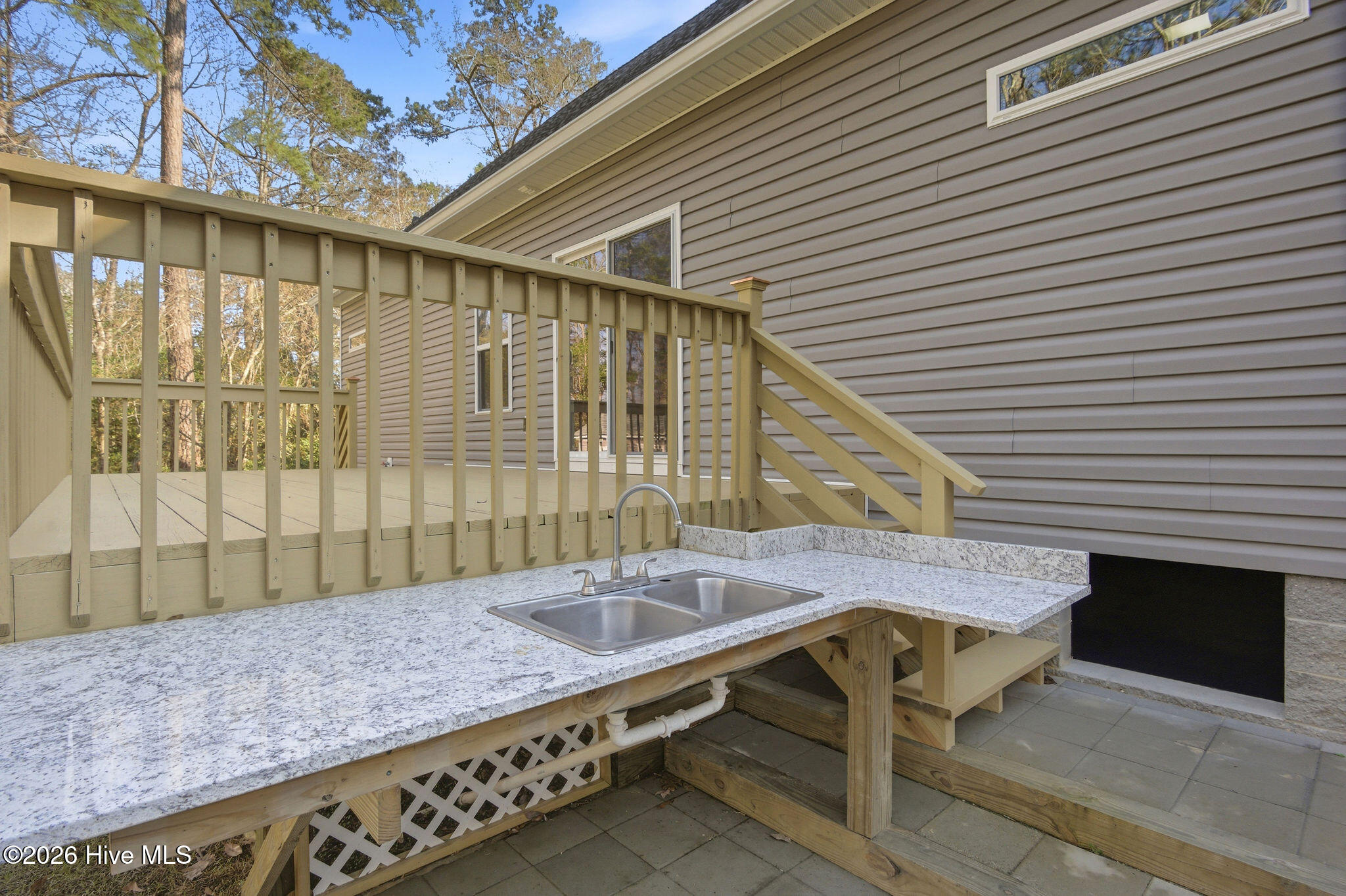 100559948 | Photo 44