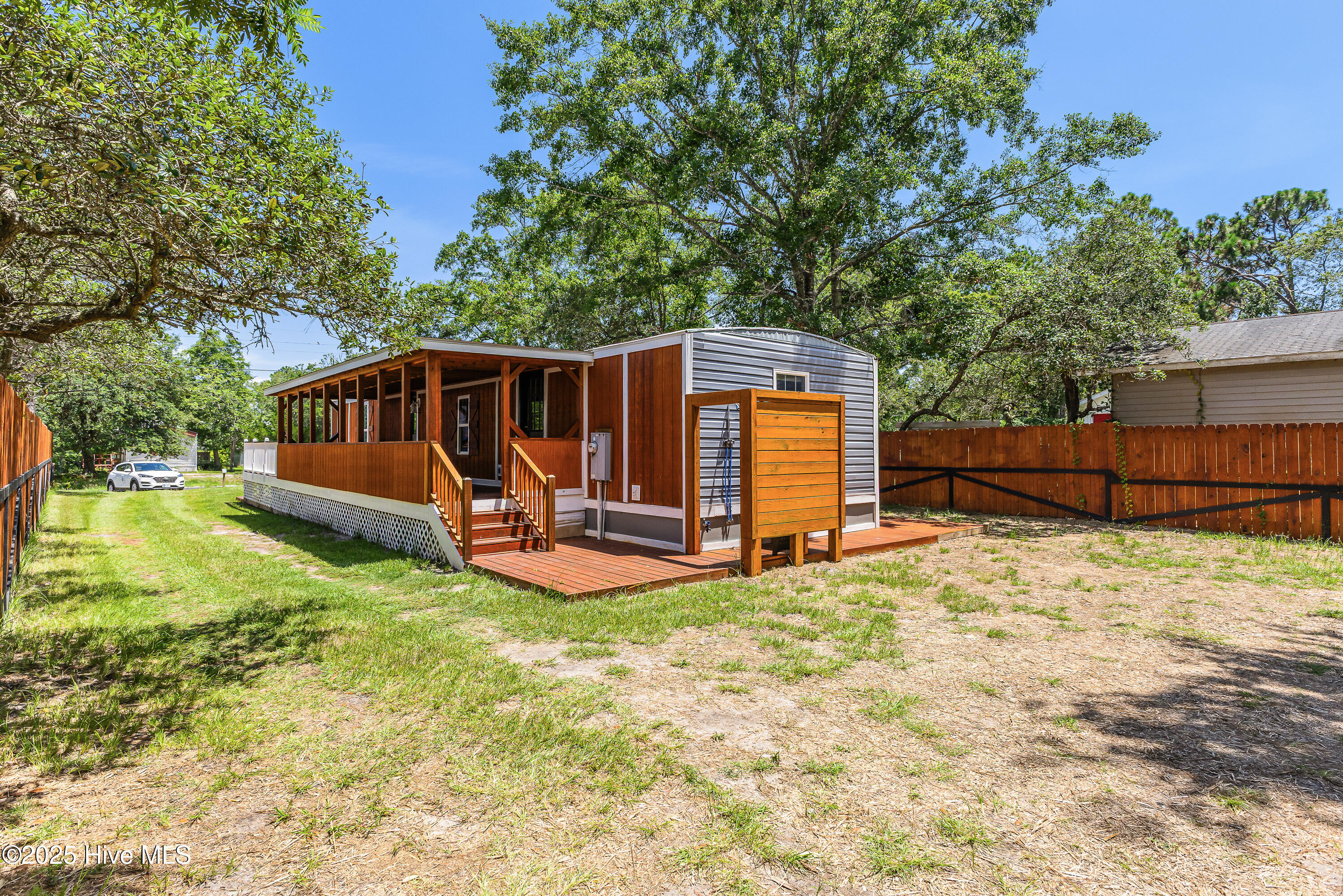 100519555 | Photo 30