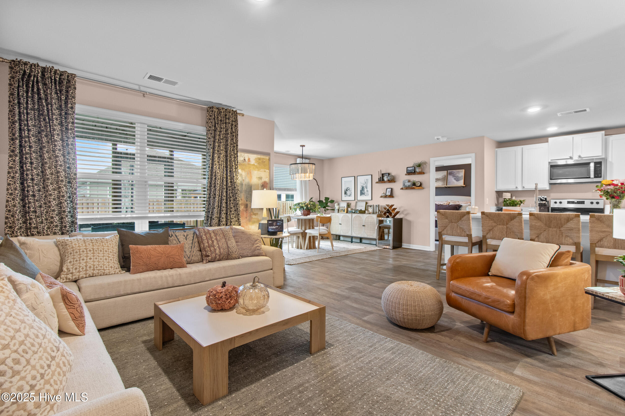 100533883 | Photo 16