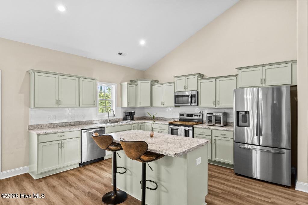 100565616 | Photo 14