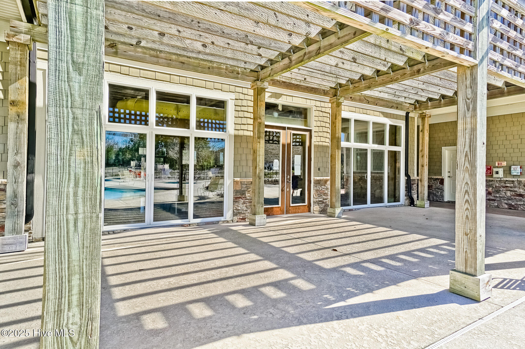 100499104 | Photo 56