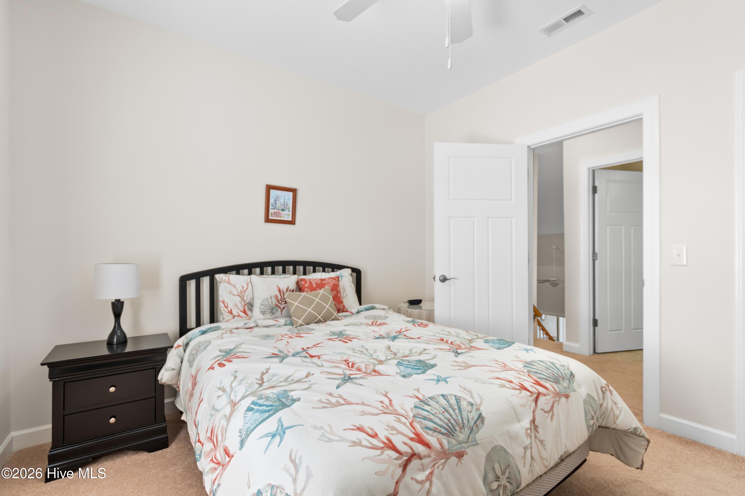 100561934 | Photo 31