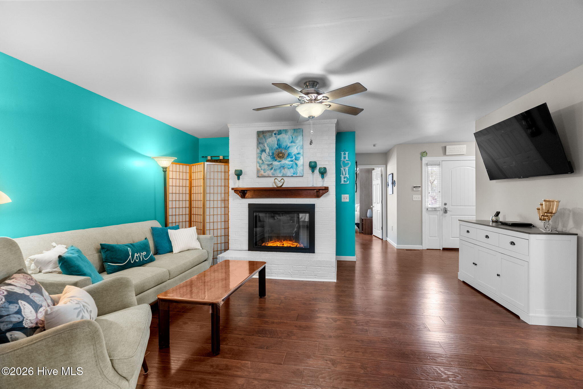 100548359 | Photo 10