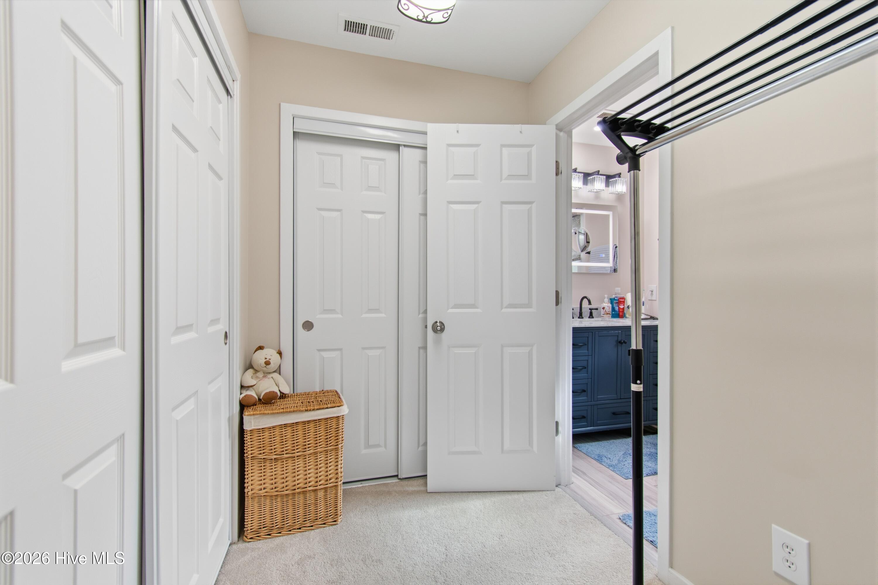 100558002 | Photo 21