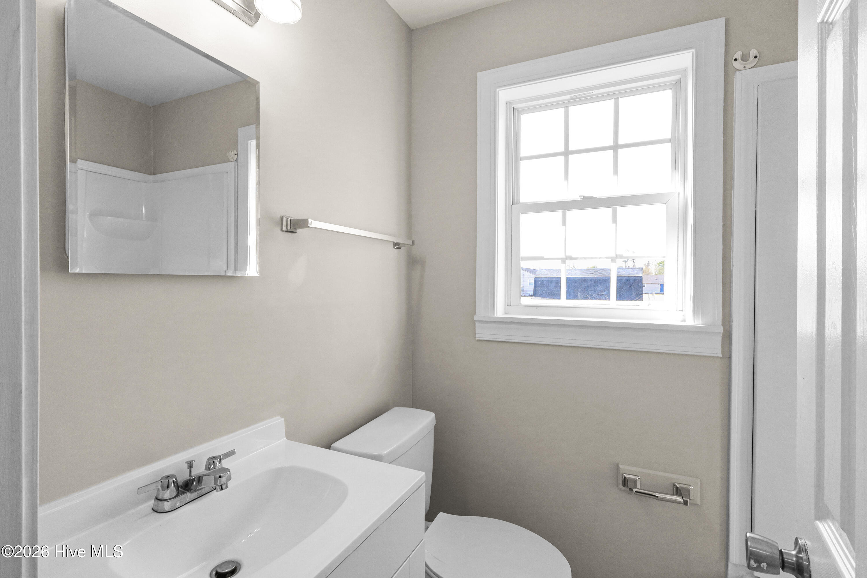 100563835 | Photo 32