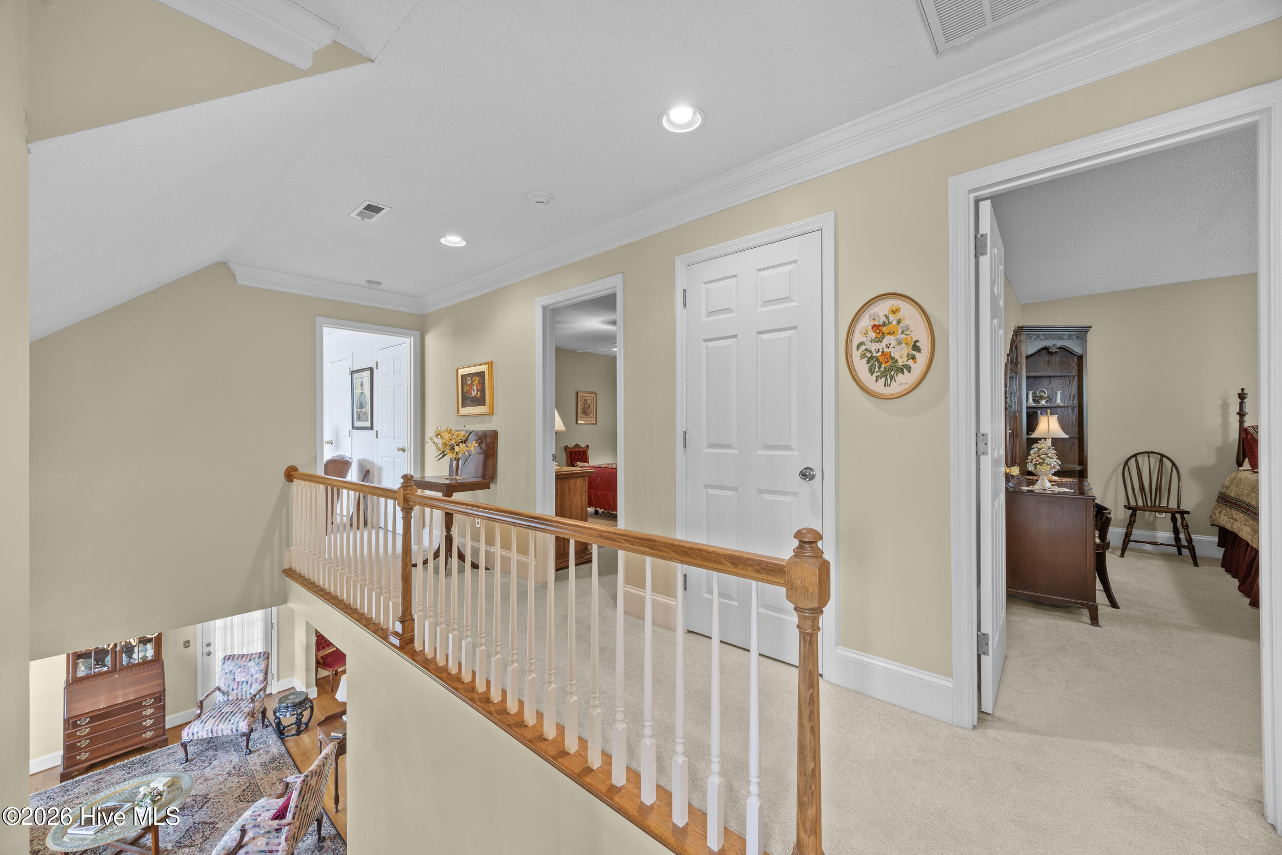 100564035 | Photo 33