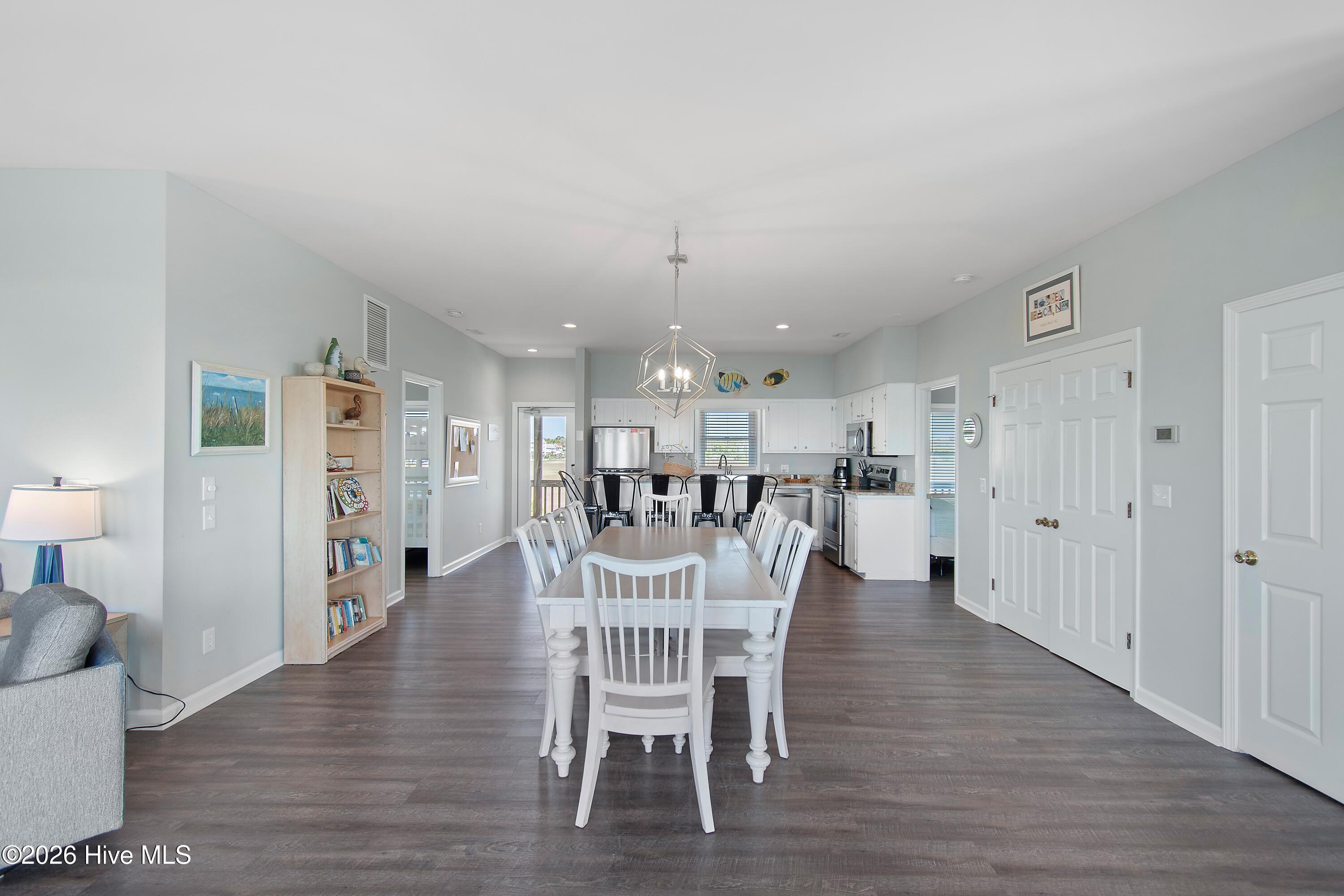 100566525 | Photo 11