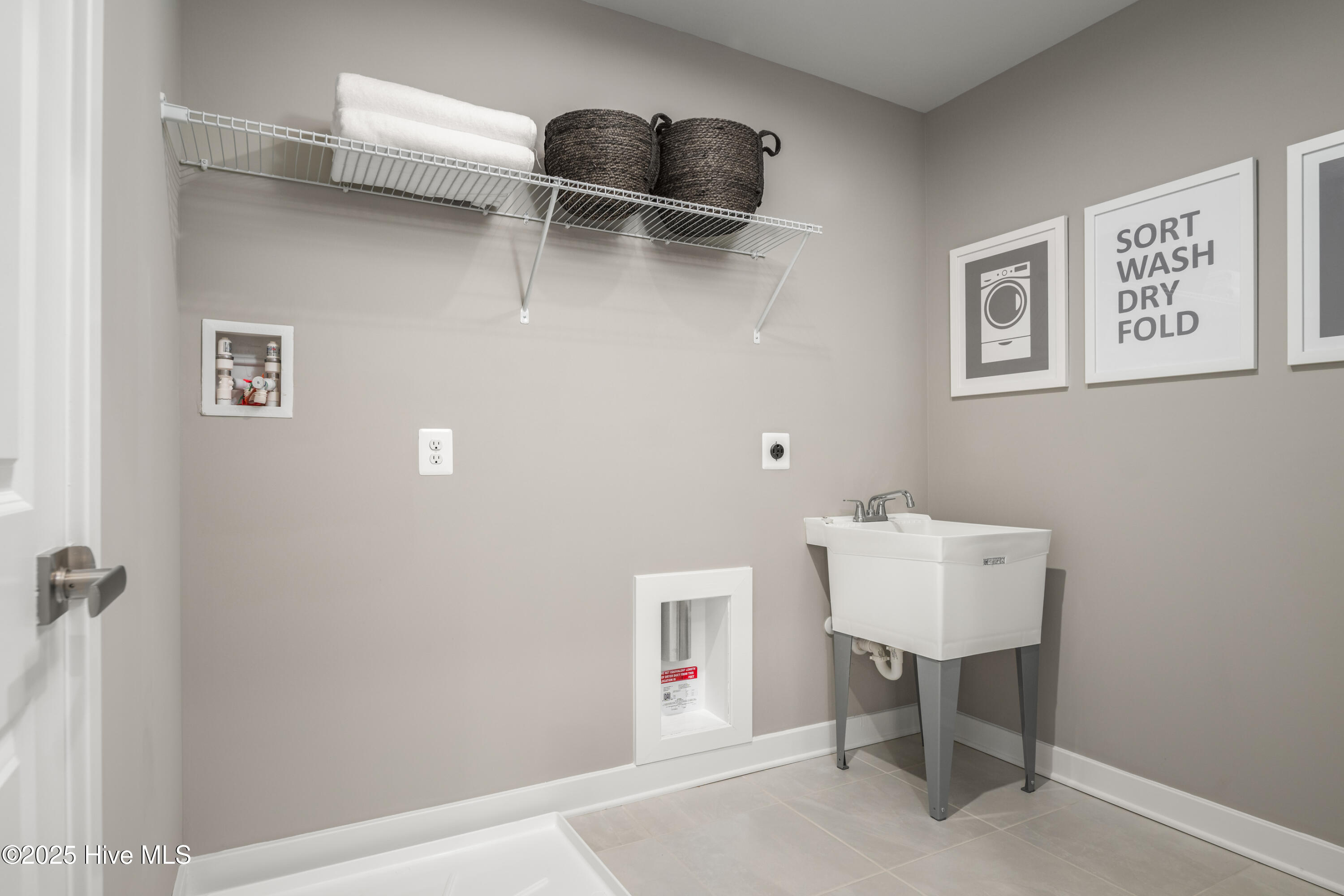 100562486 | Photo 13