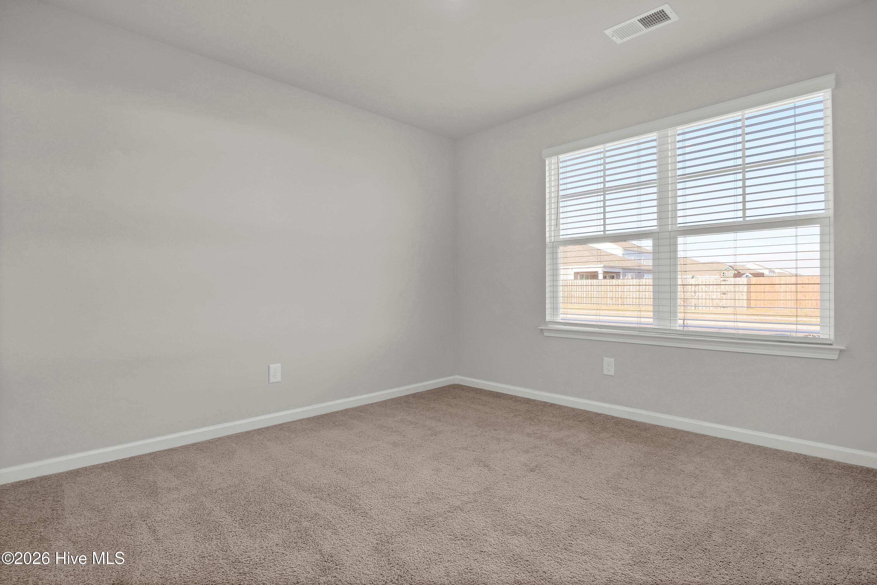 100558236 | Photo 25