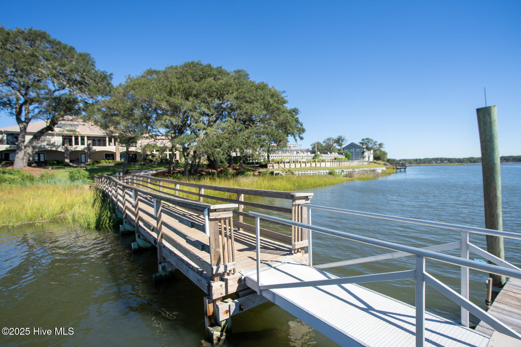 100543941 | Photo 49