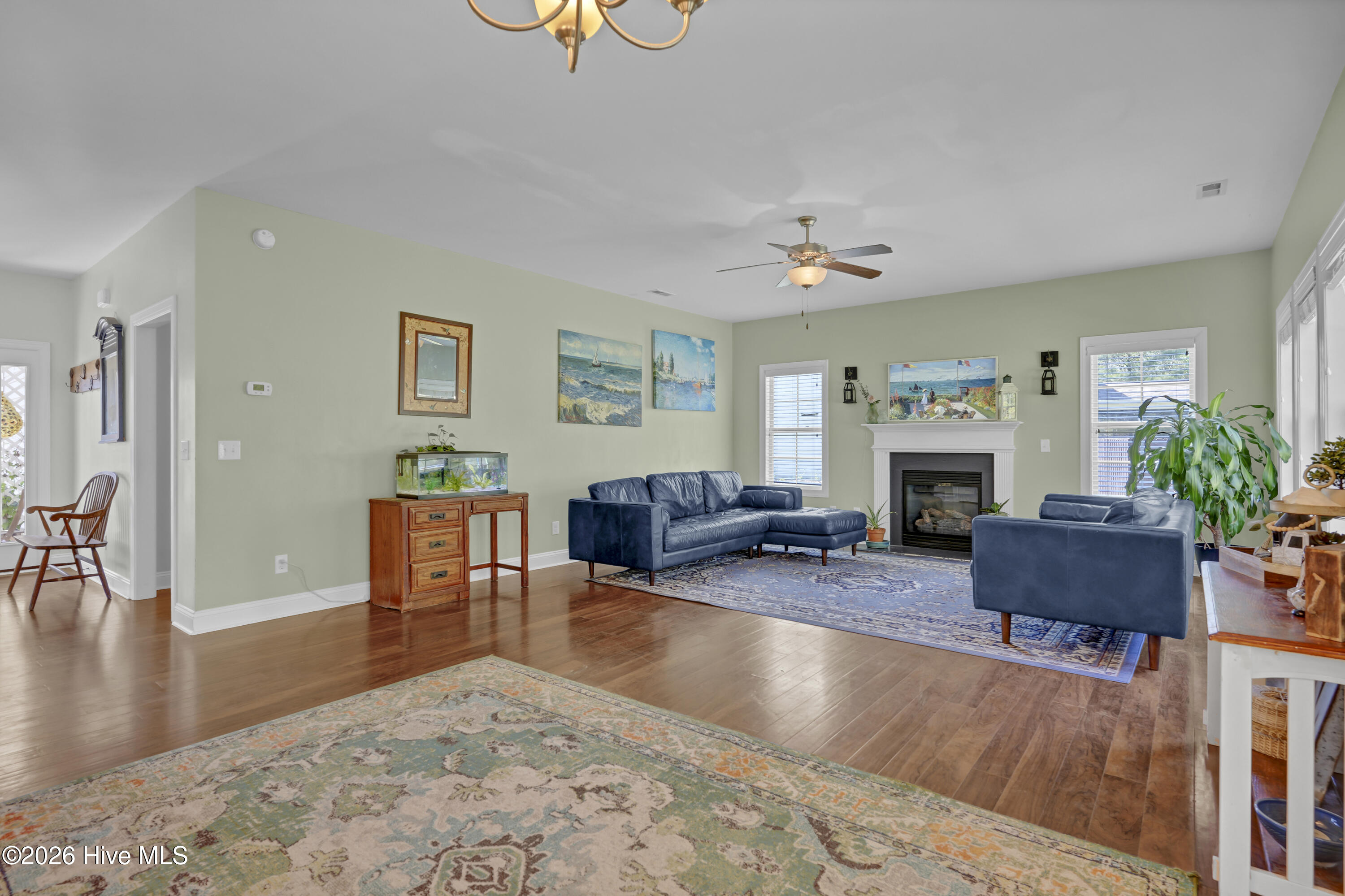 100565660 | Photo 13