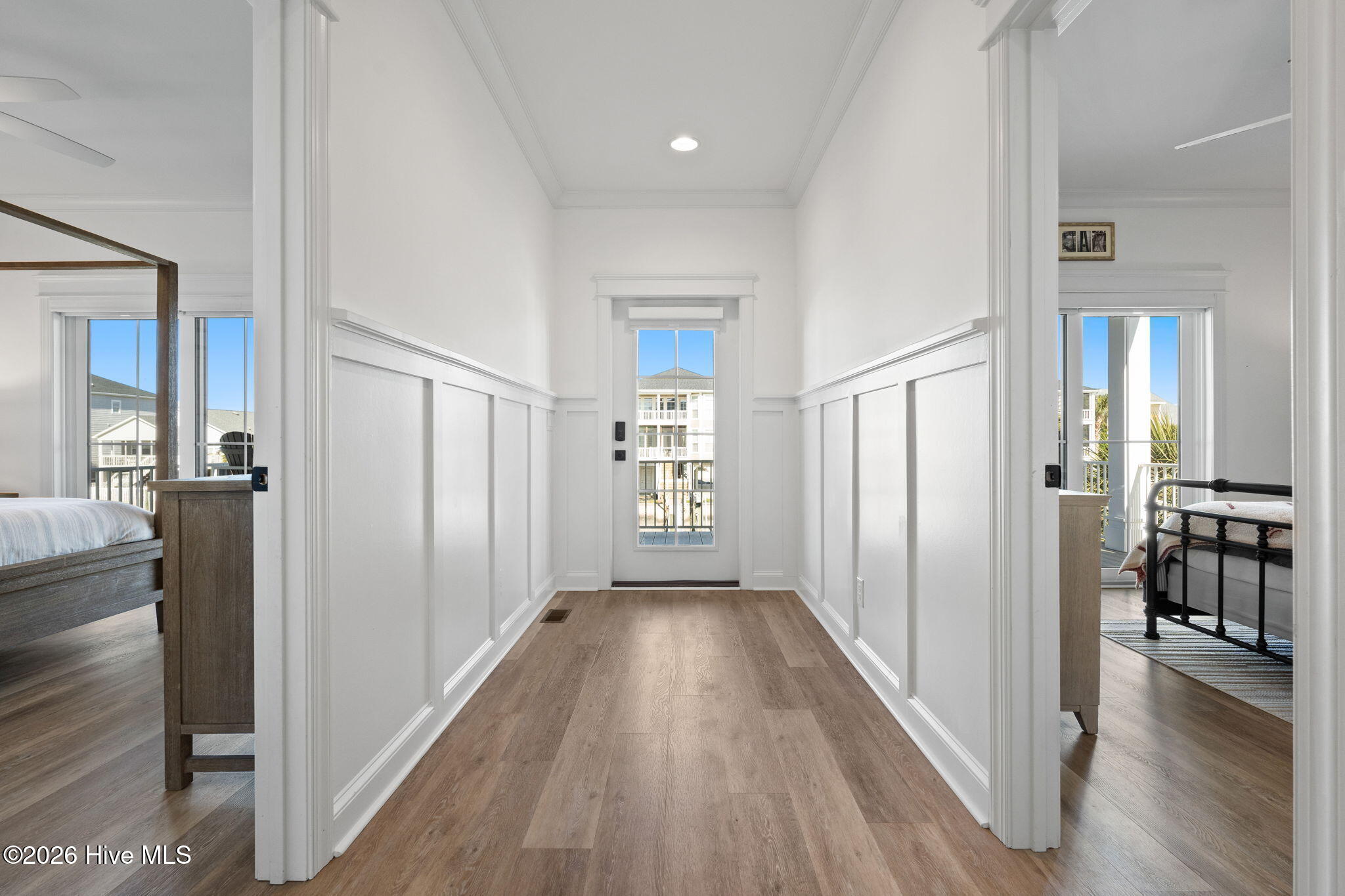 100562376 | Photo 24