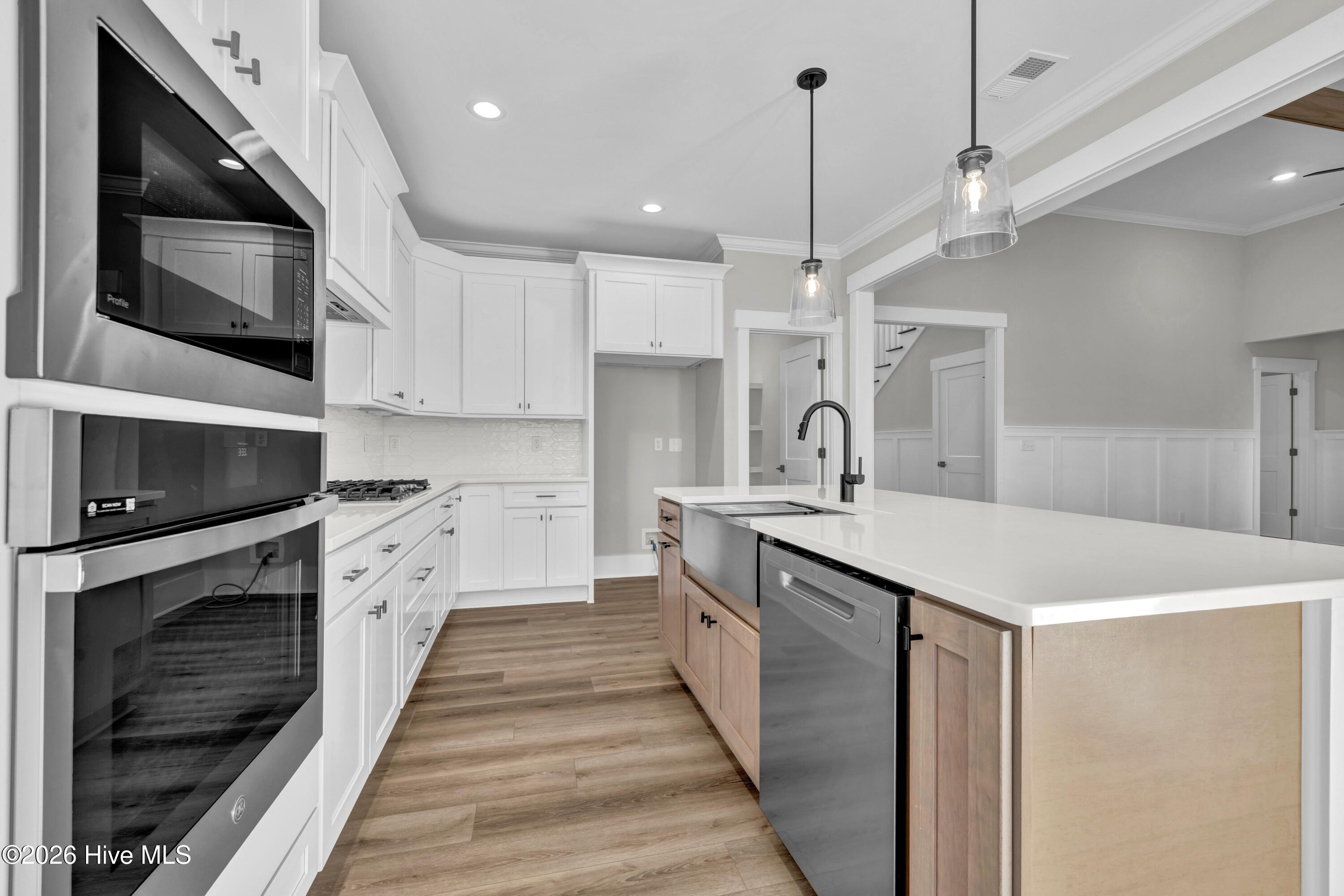 100551987 | Photo 15