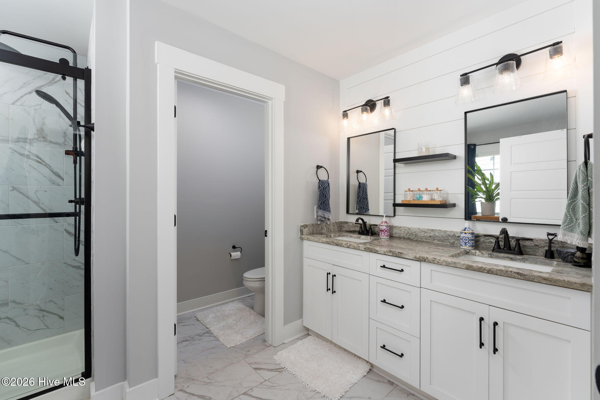 100555152 | Photo 26