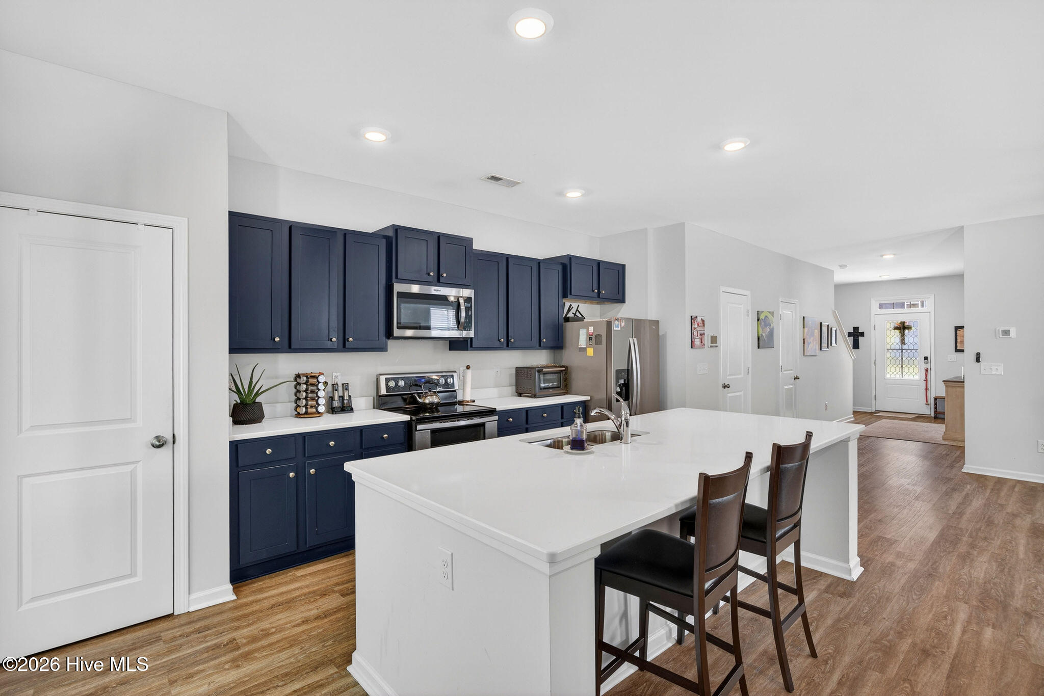 100570180 | Photo 19