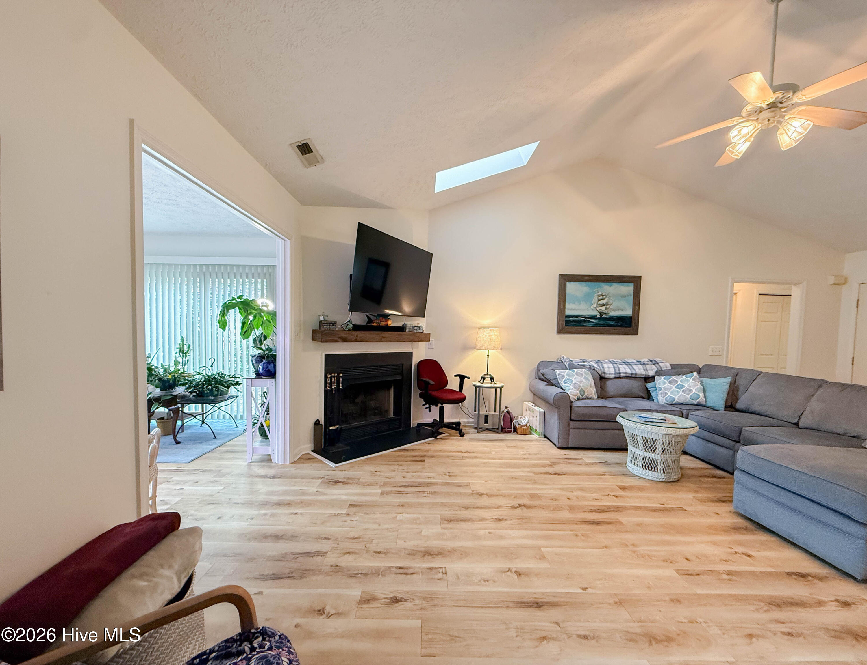 100556502 | Photo 65