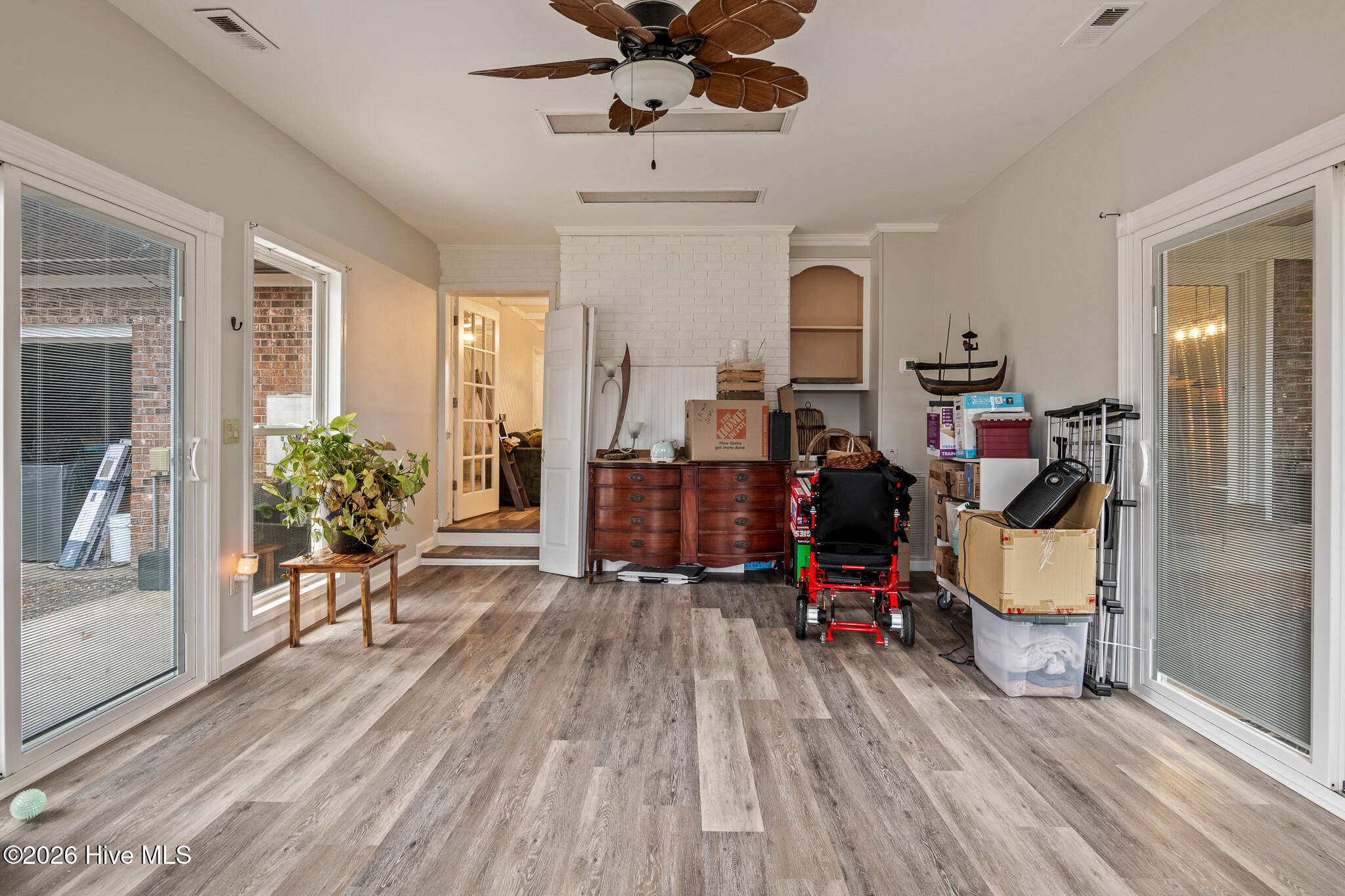 100552372 | Photo 19