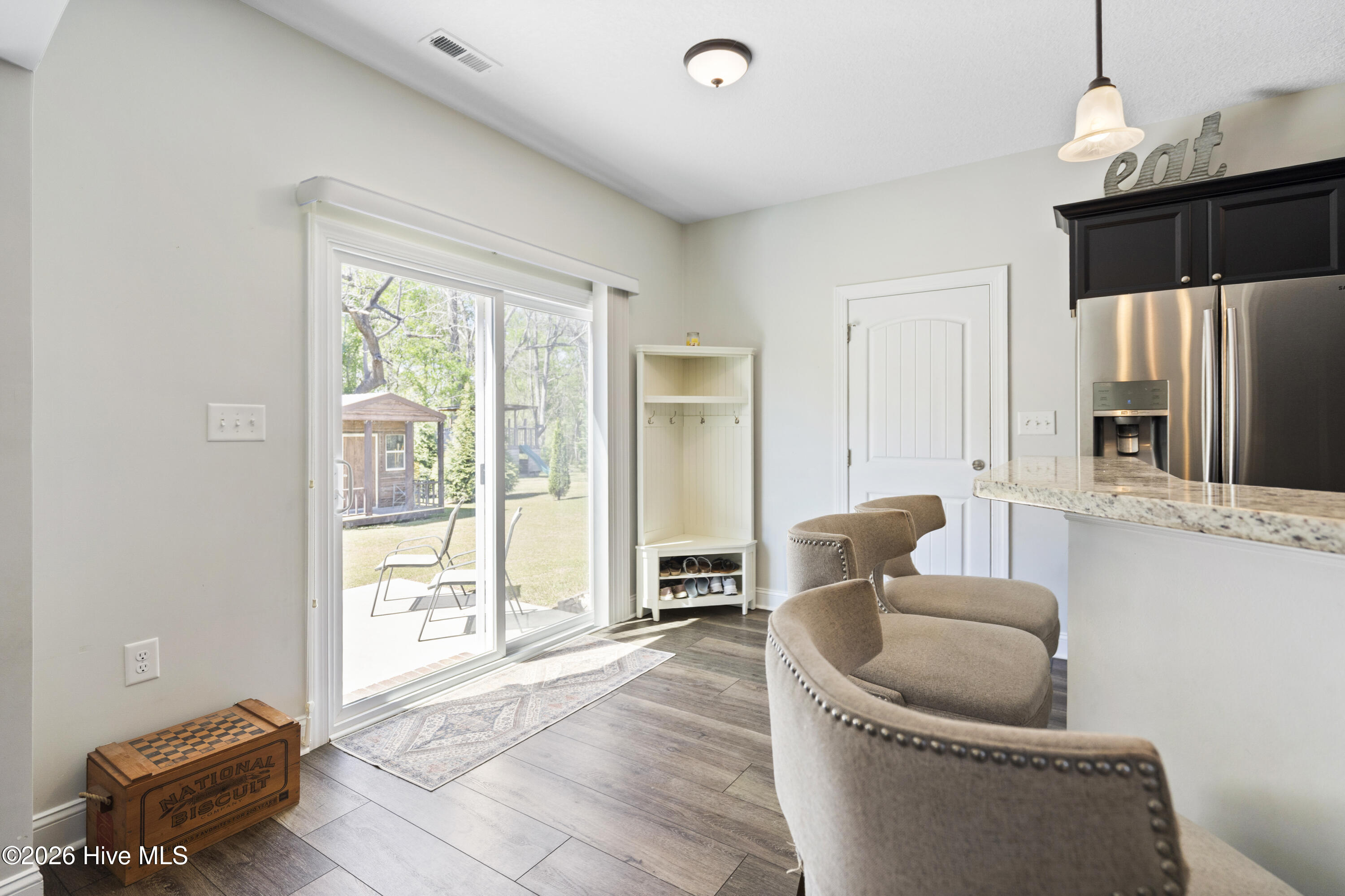 100564878 | Photo 16