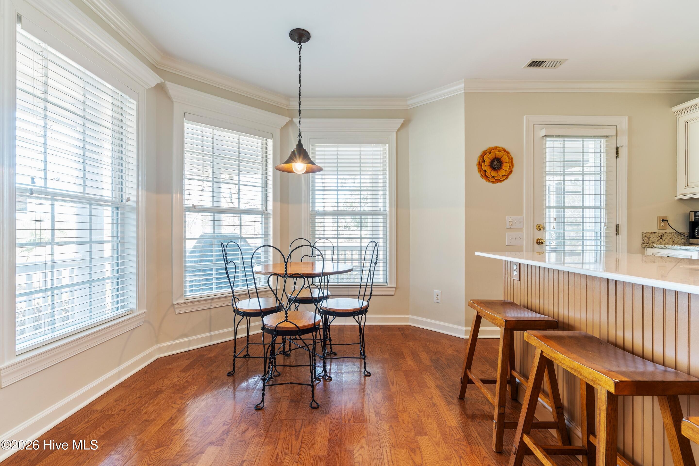 100549552 | Photo 33