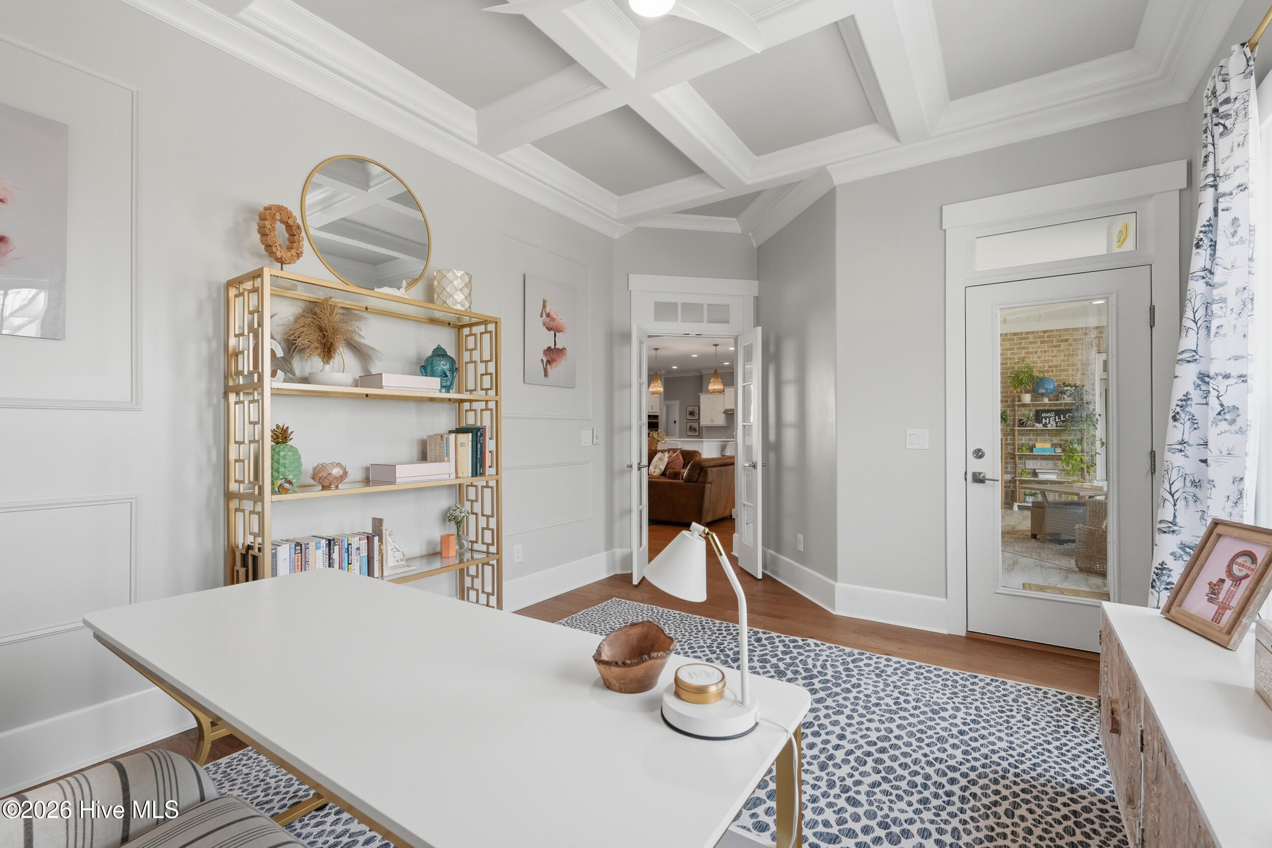 100567484 | Photo 42