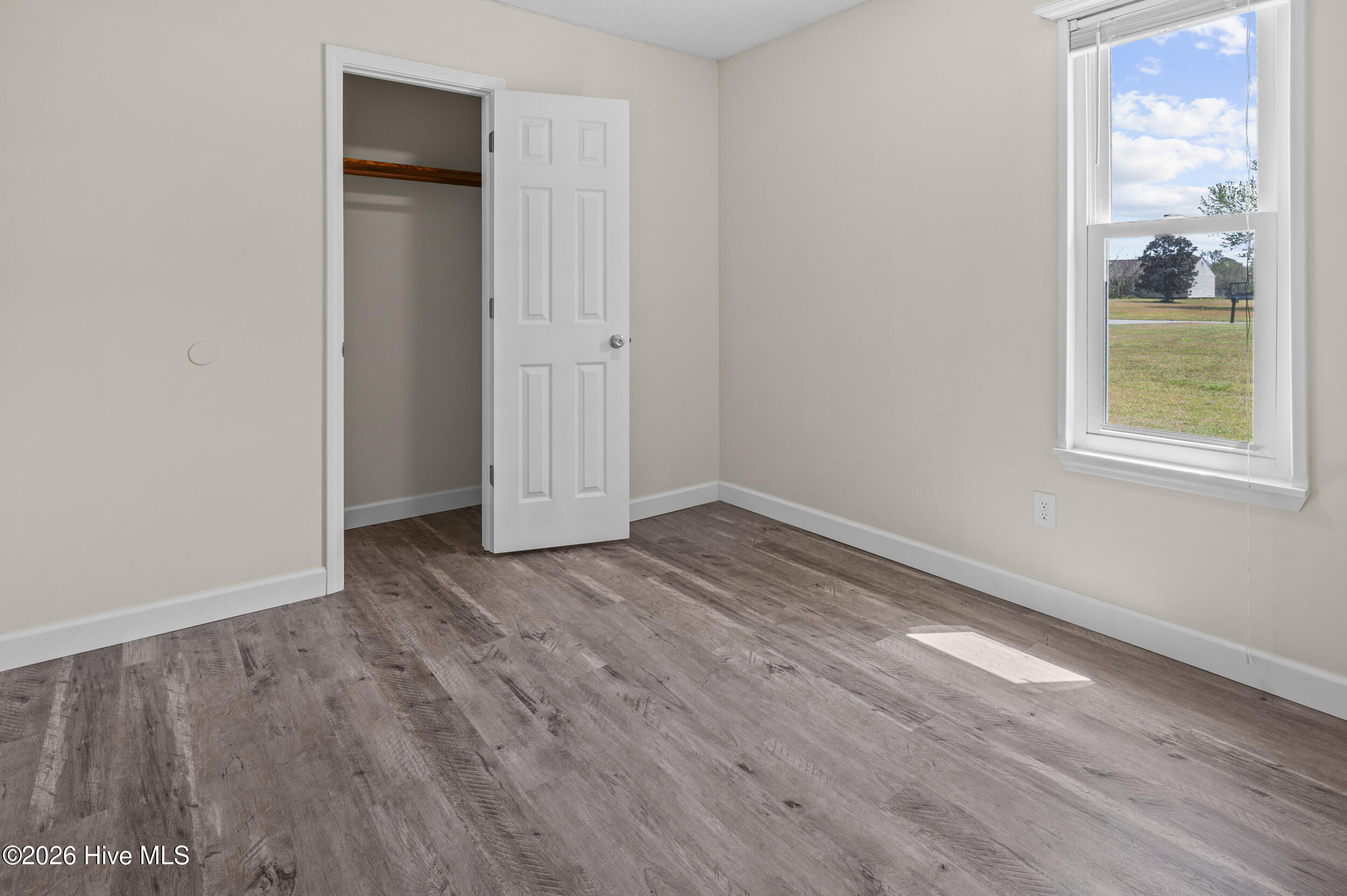 100564670 | Photo 16