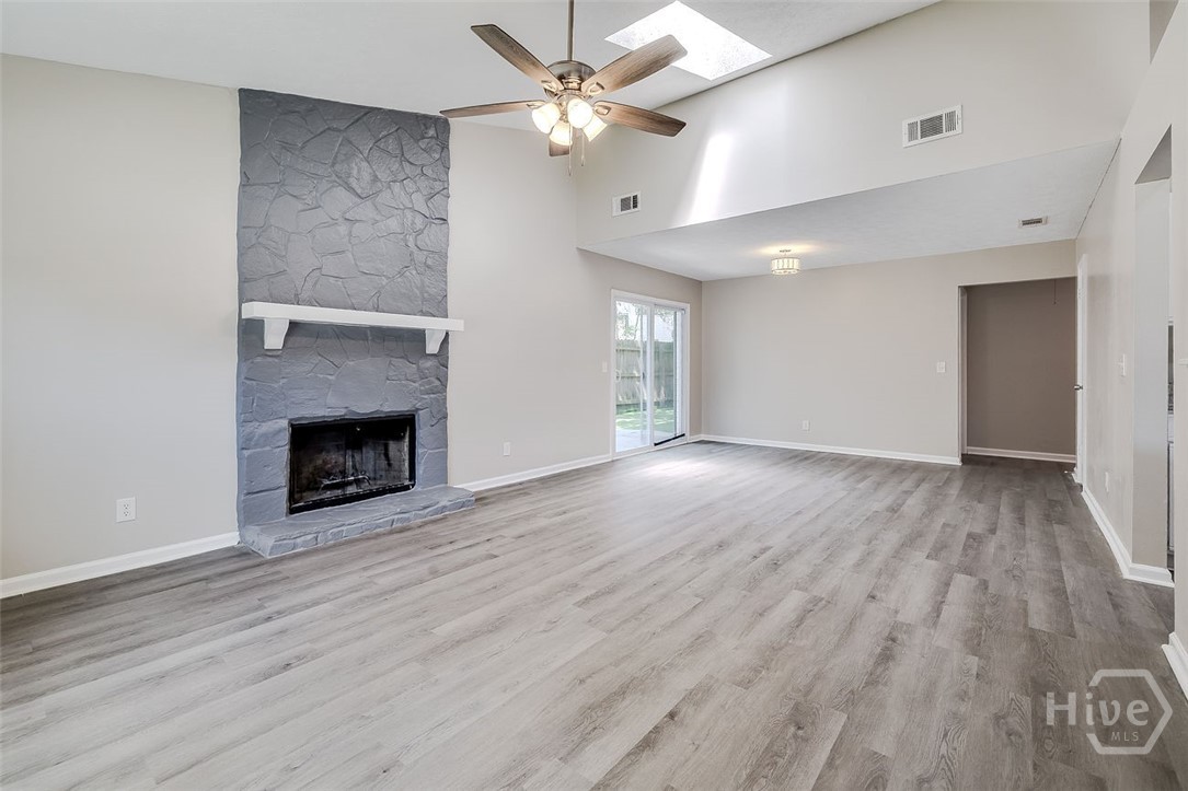 Photo 4 of Single family home for sale at 102 Morekis Dr, Savannah, GA 31406 | MLS# SA364760 | Listing updated on 2026-09-17
