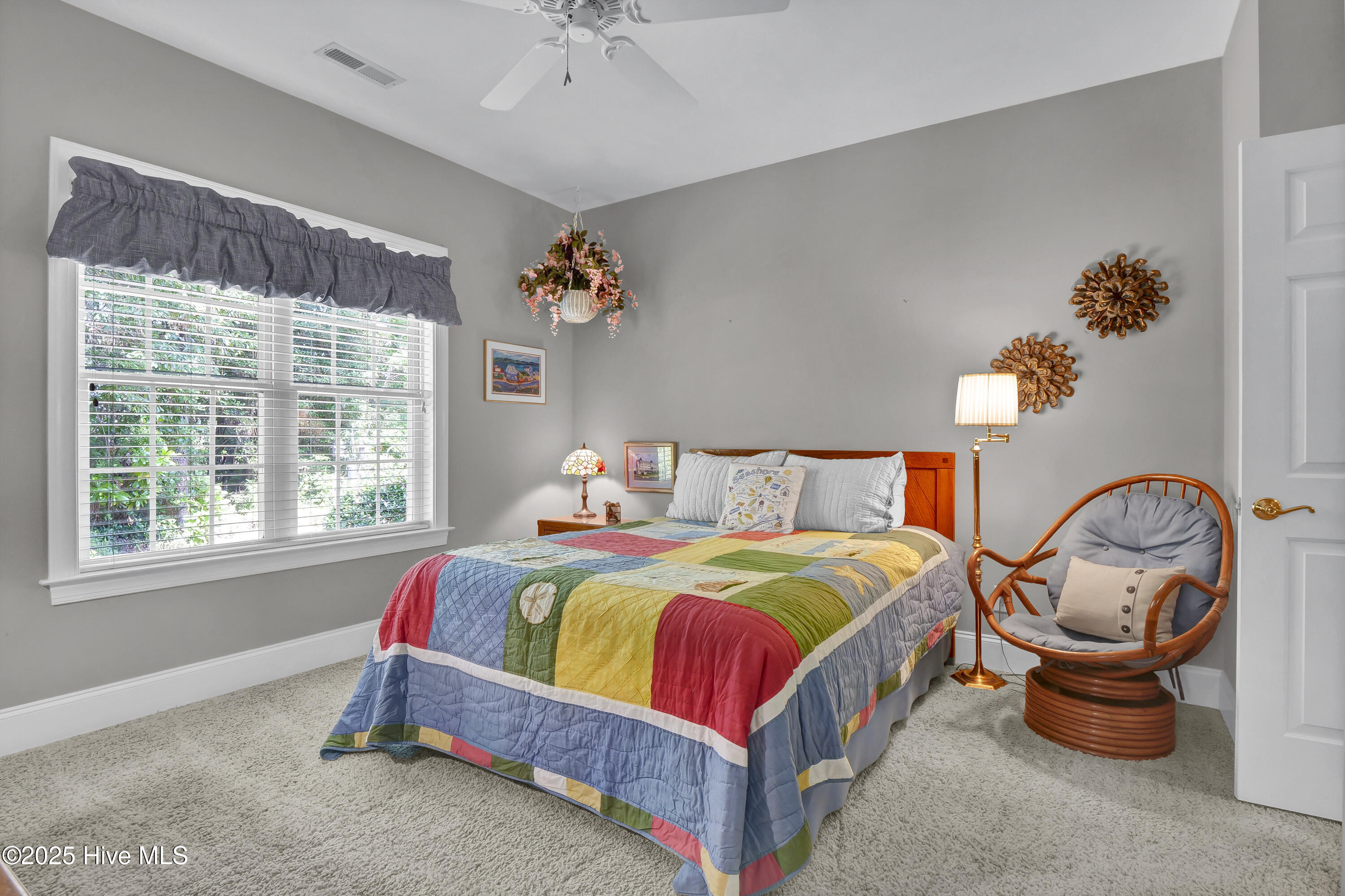 100533946 | Photo 32