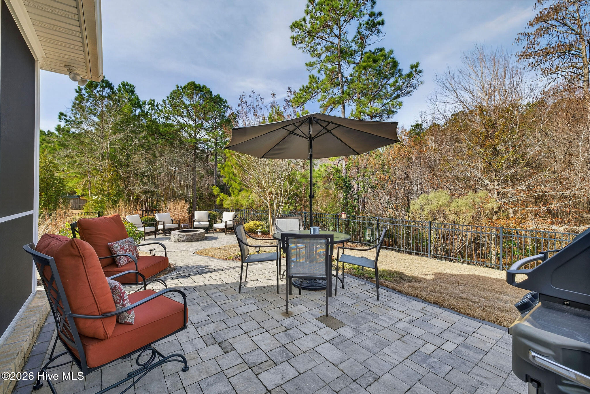 100558265 | Photo 49