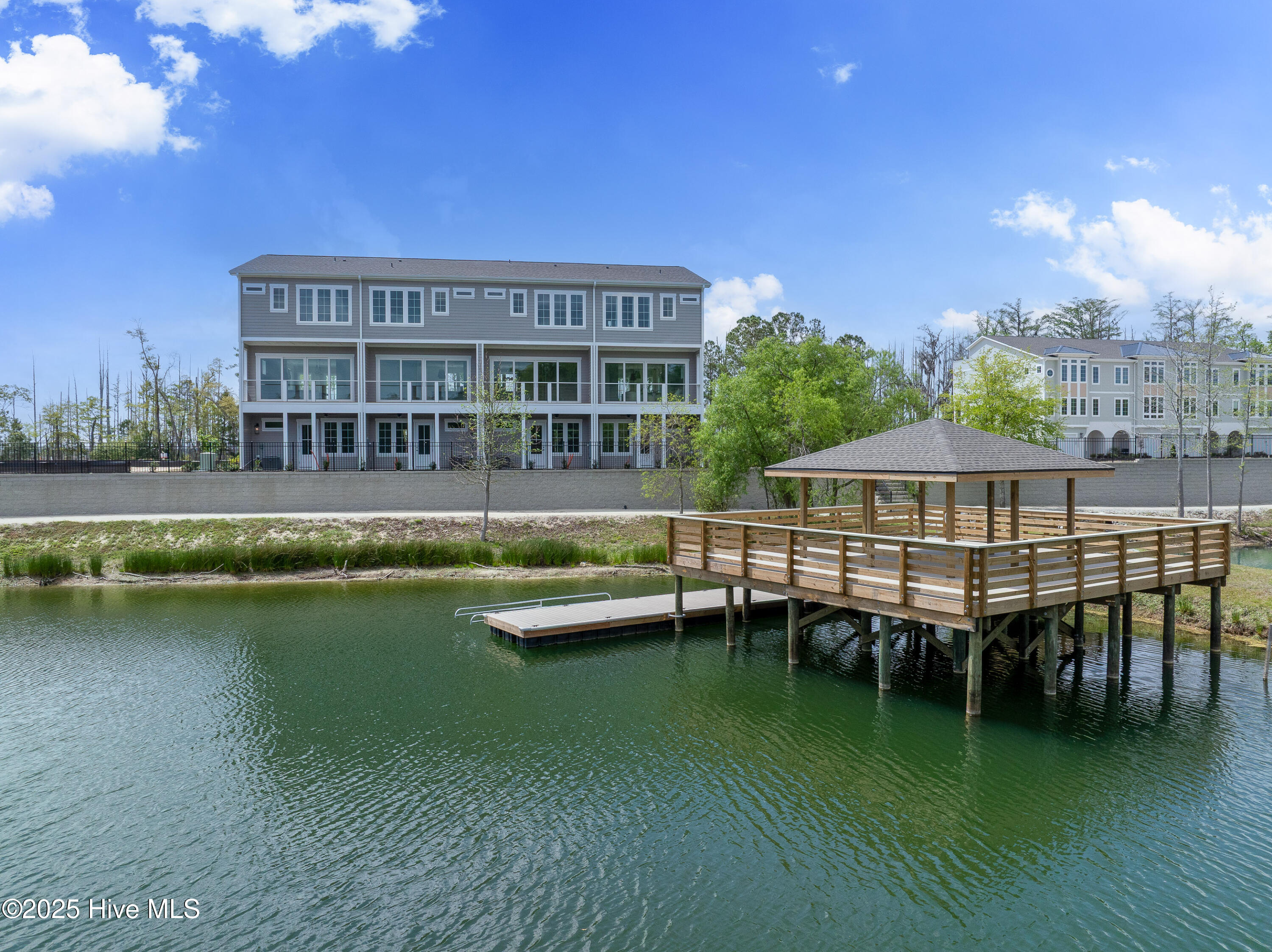 100454481 | Photo 30