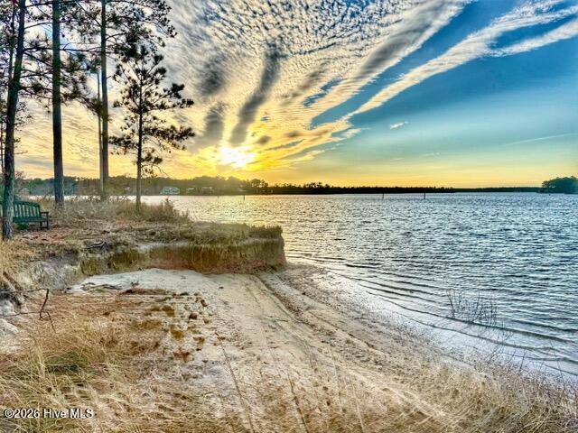 71 Jayne Point, Oriental, NC, 28571