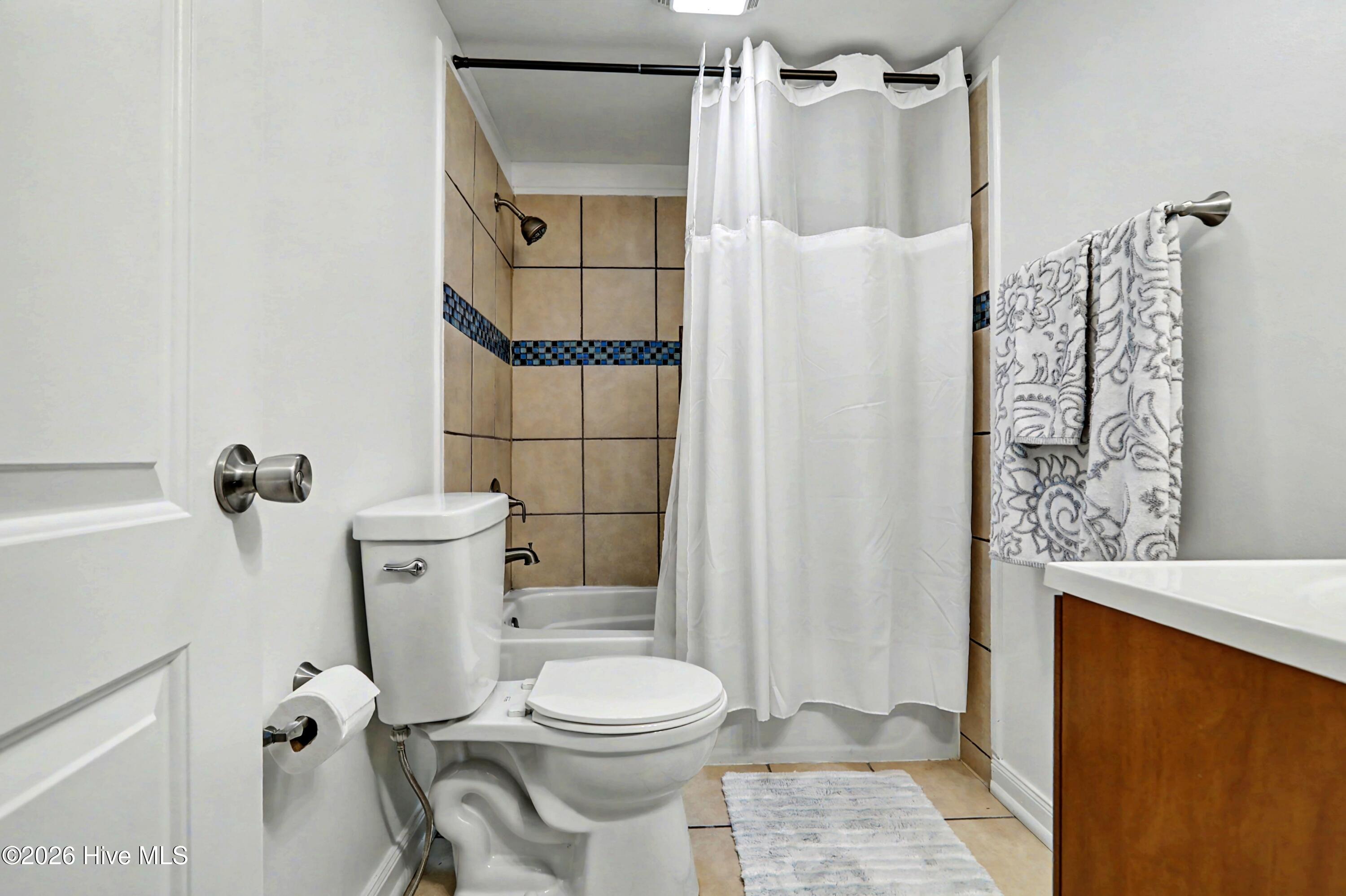 100561777 | Photo 21