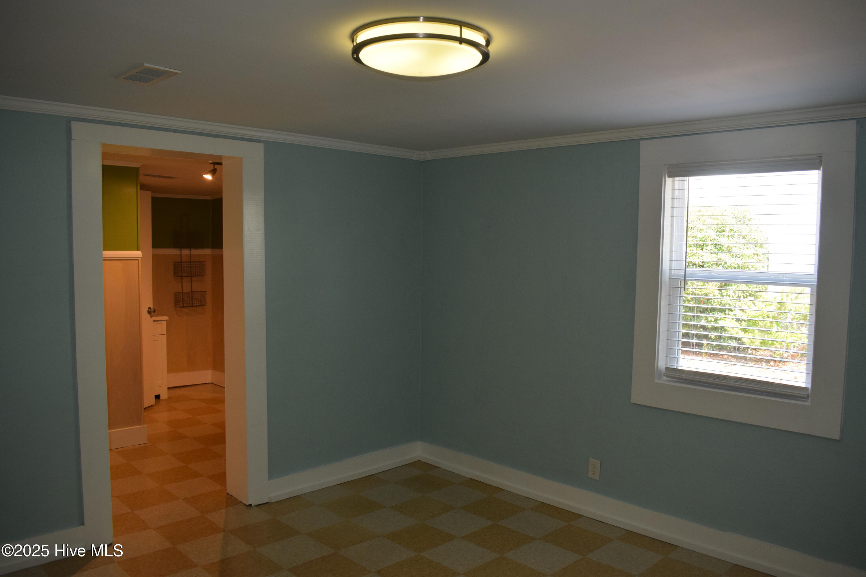 100500447 | Photo 36