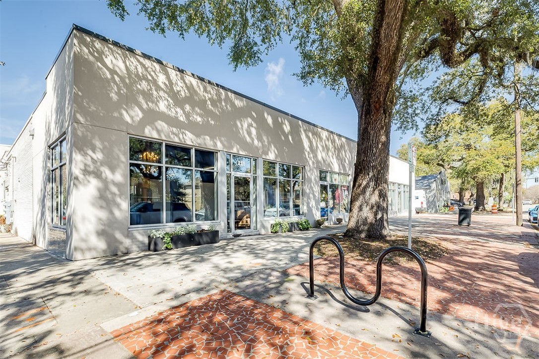 Neighboring Business - 219 E Broad