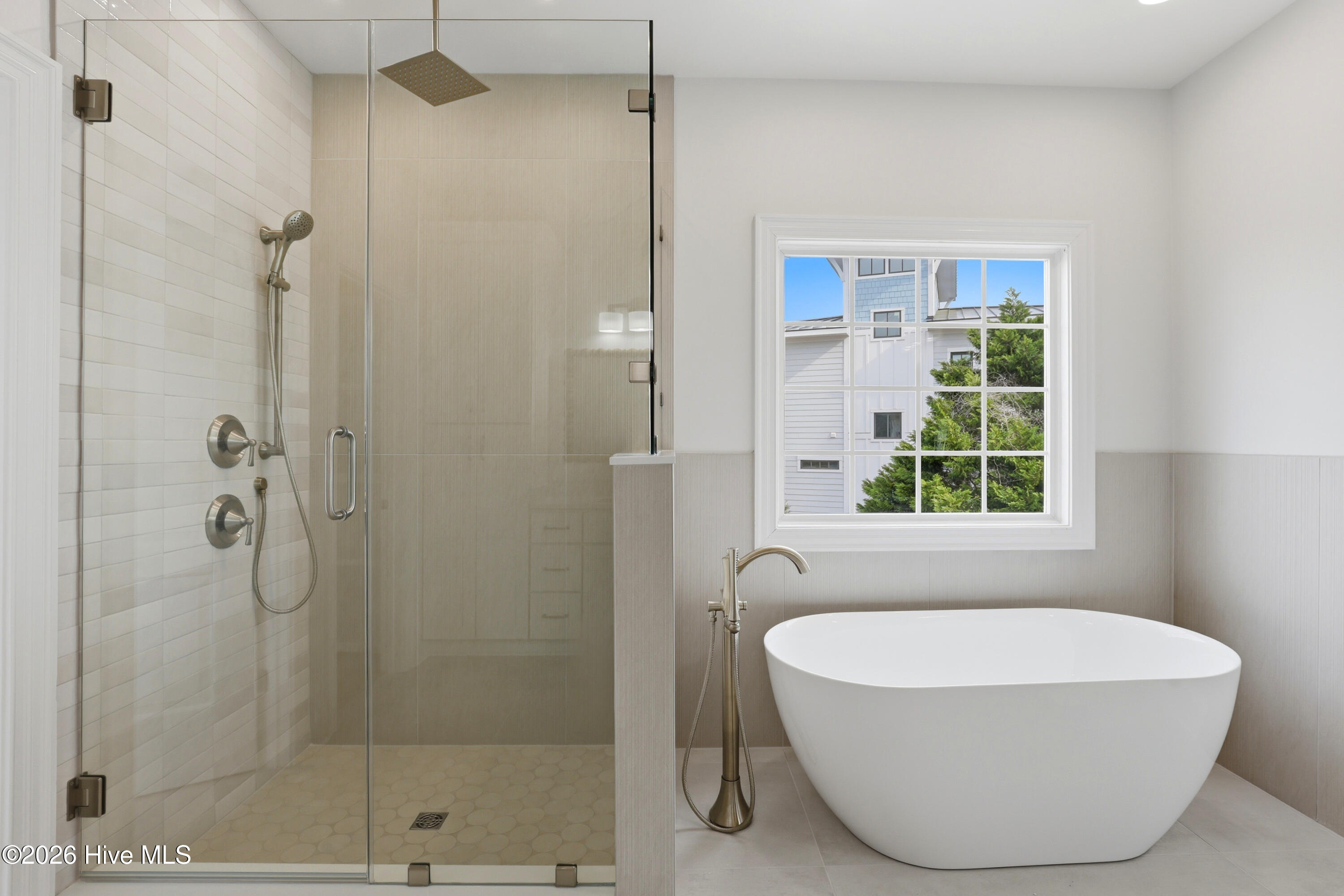 100562697 | Photo 28