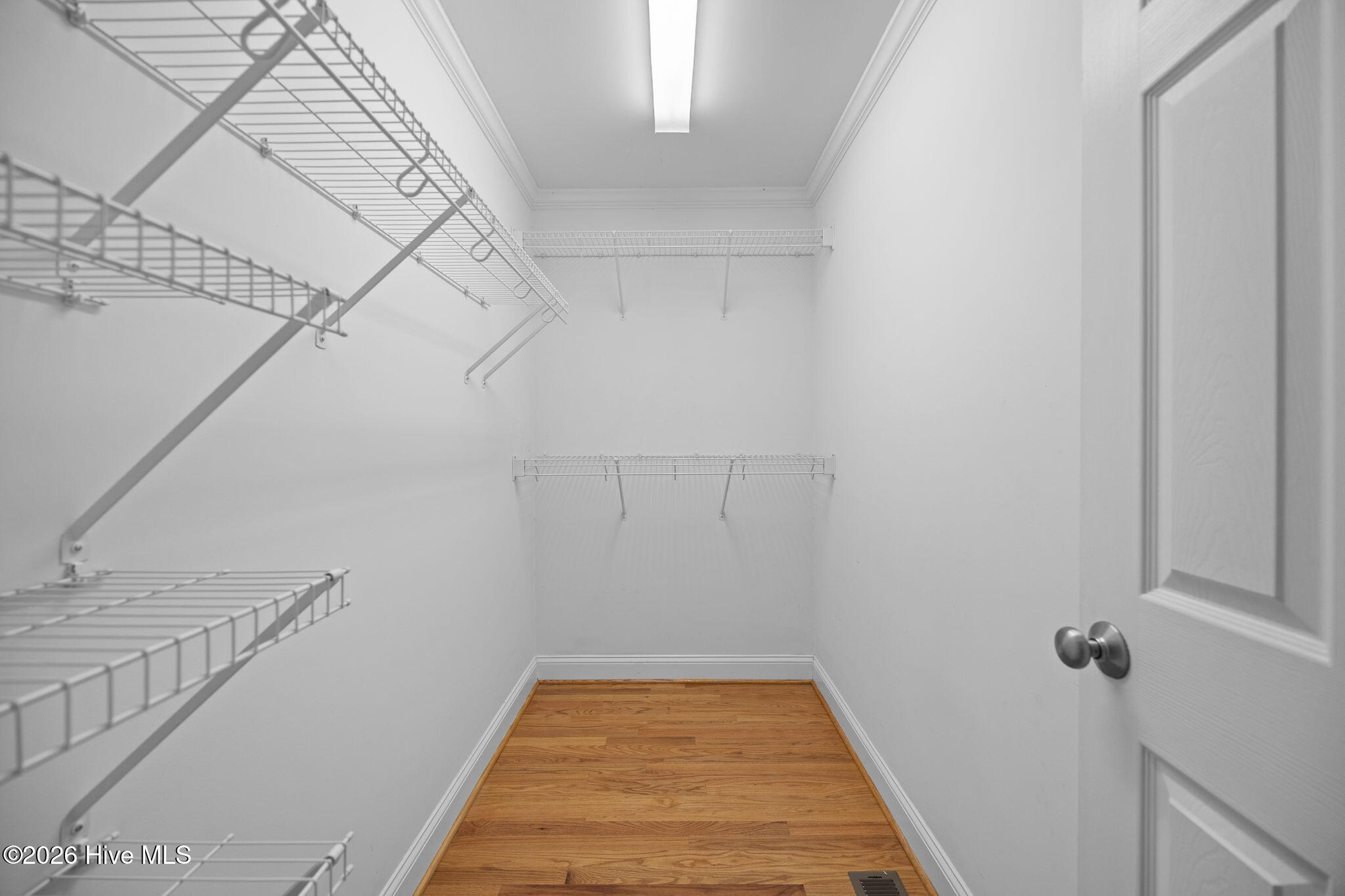 100552045 | Photo 26