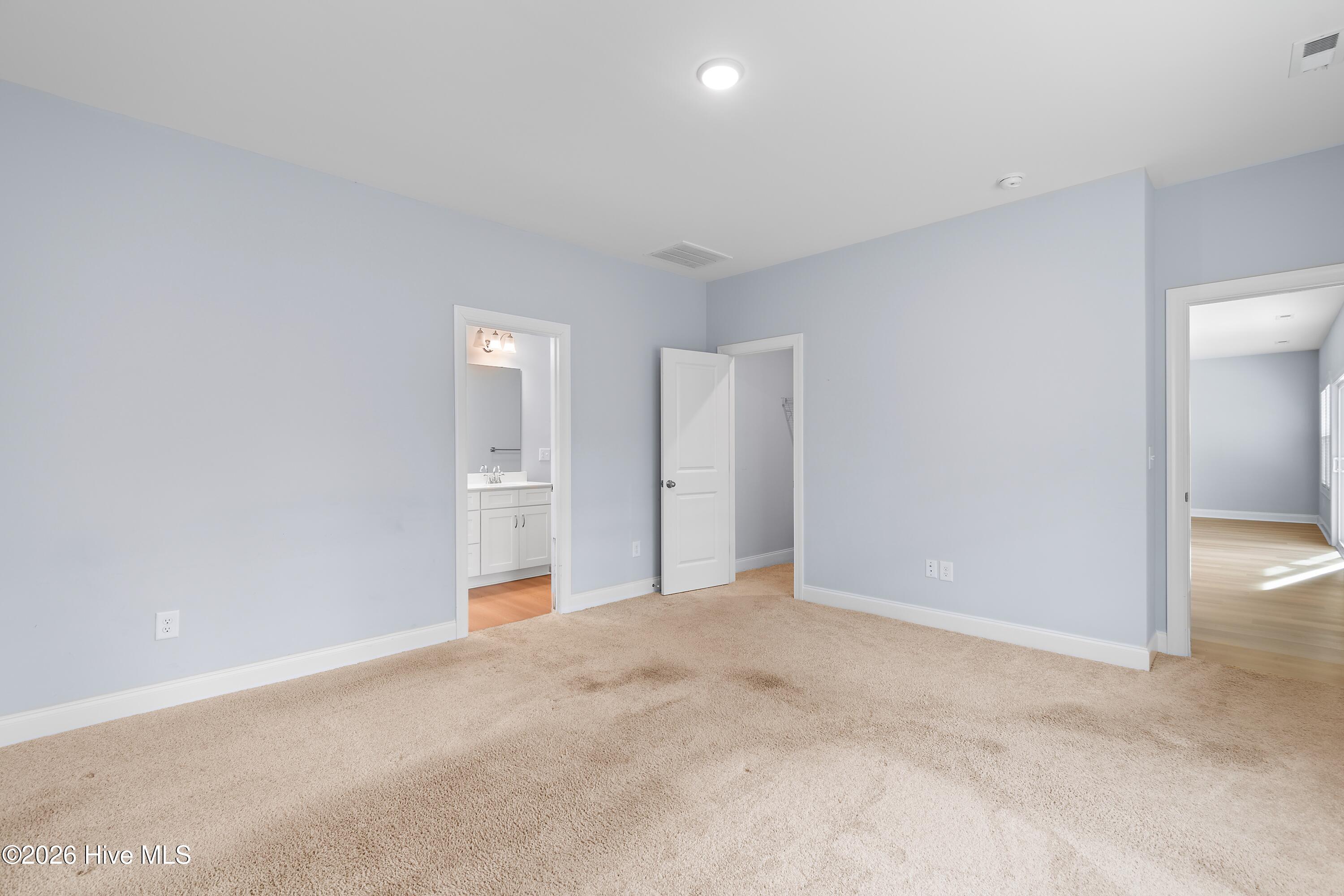 100547480 | Photo 19