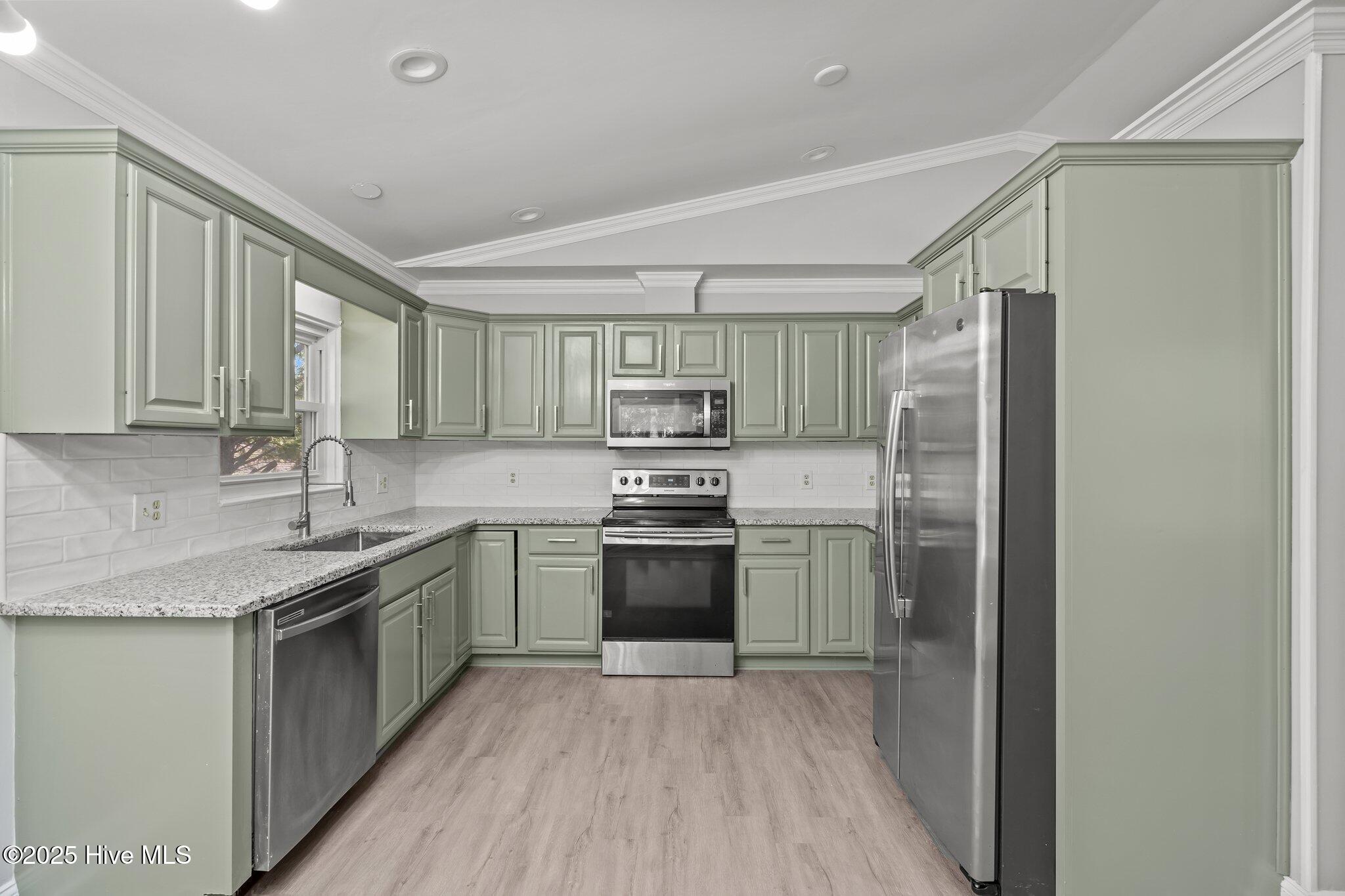 2_photo-5-halter-place