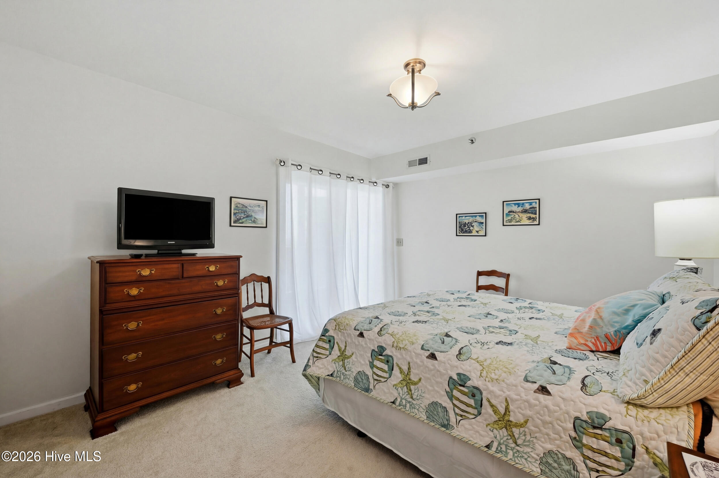 100563274 | Photo 22