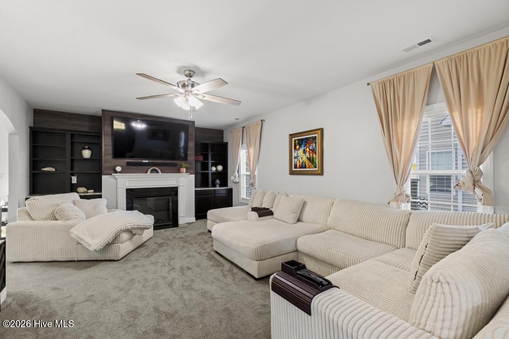 100565608 | Photo 12