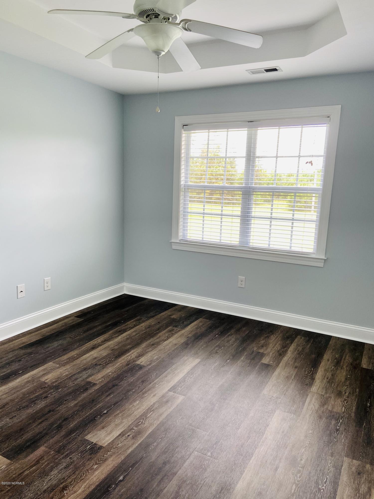 100 Parrot Landing Drive, Hubert, NC, 28539