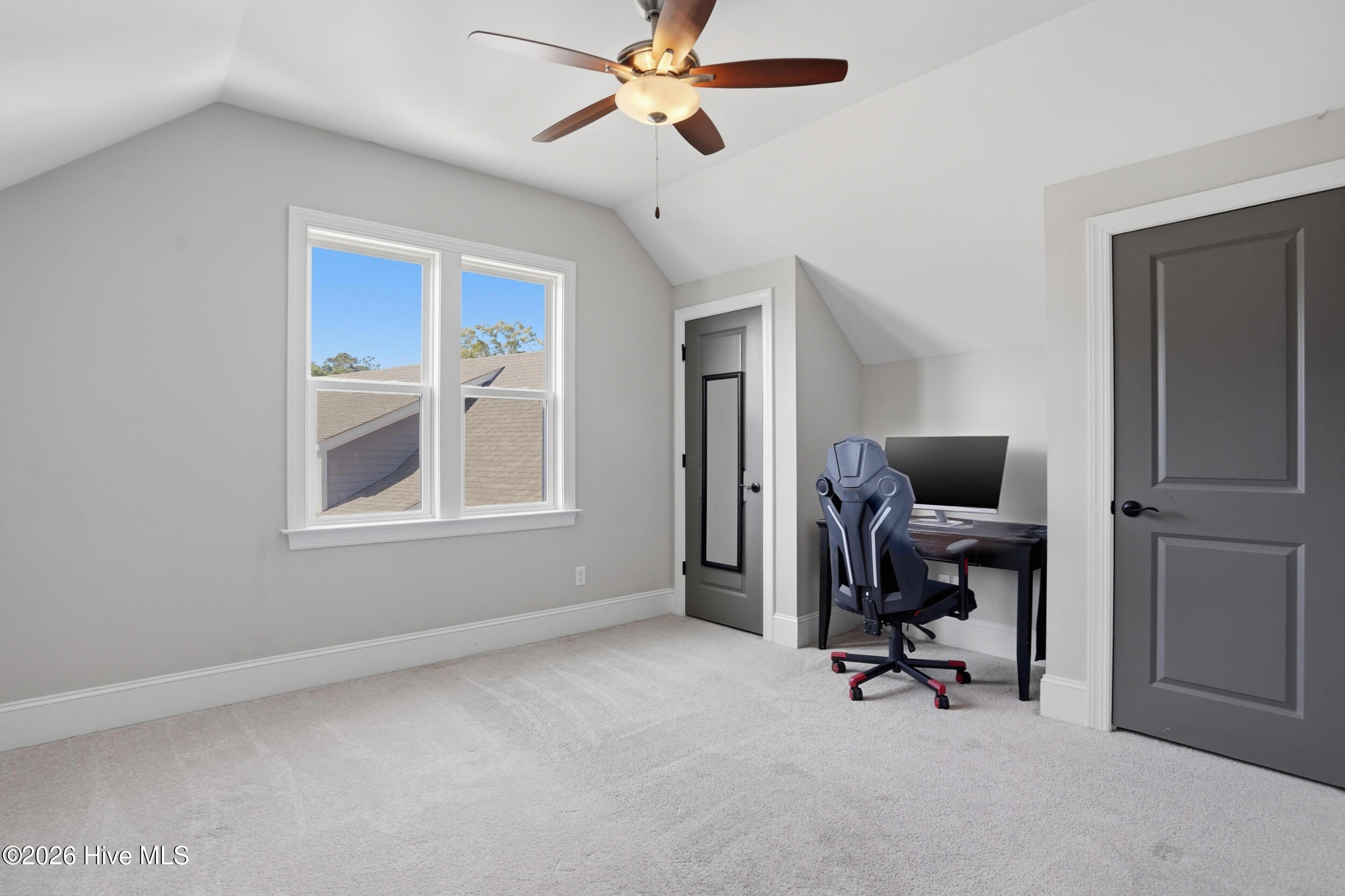 100564894 | Photo 27