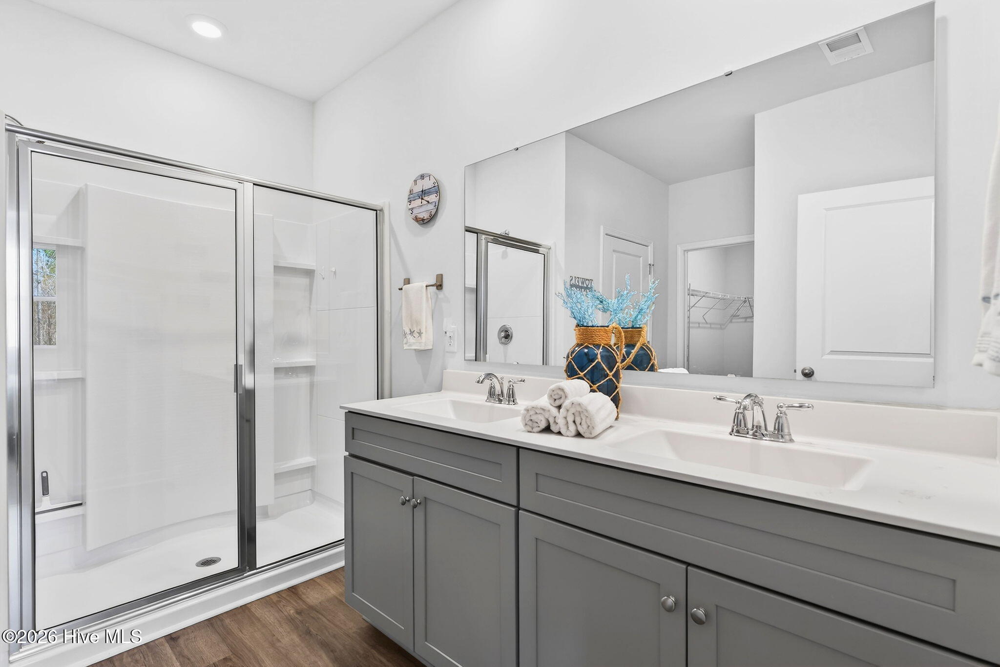 100556971 | Photo 26